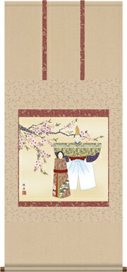 掛け軸-立雛／長江 桂舟（尺五横・床の間に桃の節句画掛軸華やかな掛軸をどうぞ）[和室 床の間 節句画 桃 雛祭り お雛様 女の子 モダン オシャレ 壁掛け 安い 贈物 ギフト 飾る]