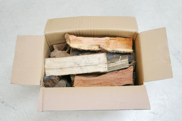 薪 広葉樹 ミックス ナラ、サクラ、クルミ、ケヤキなど 約25kg 35cm-40cm 新潟県上越産 国内産 薪ストーブ キャンプ 焚火 MAKI-001 産地直送 送料無料【代引き不可】通販格安セール情報 楽天 通販