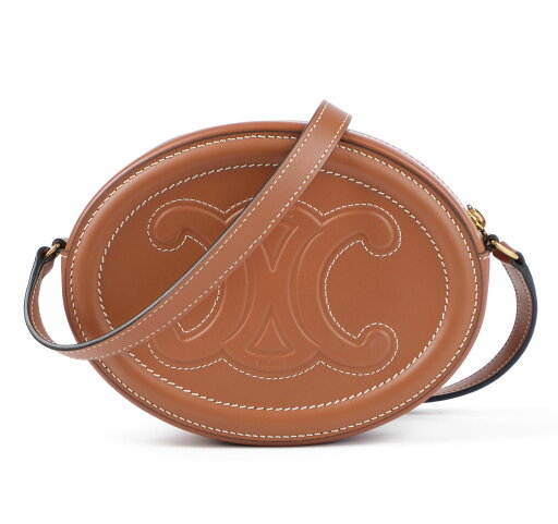 【新品】【未使用品】【美品】CELINE セリーヌ オーバルパース キュイル トリオンフ レザー ショルダーバッグ ブラウン 斜め掛け カーフスキン レザー ブラウン 茶 ゴールド金具 ショルダーストラップ付き レディース おしゃれ 10I703DPQ 04LU 【新品】【未使用品】【美品】CELINE セリーヌ オーバルパース キュイル トリオンフ レザー ショルダーバッグ ブラウン 斜め掛け カーフスキン レザー ブラウン 茶 ゴールド金具 ショルダーストラップ付き レディース おしゃれ 10I703DPQ 04LU