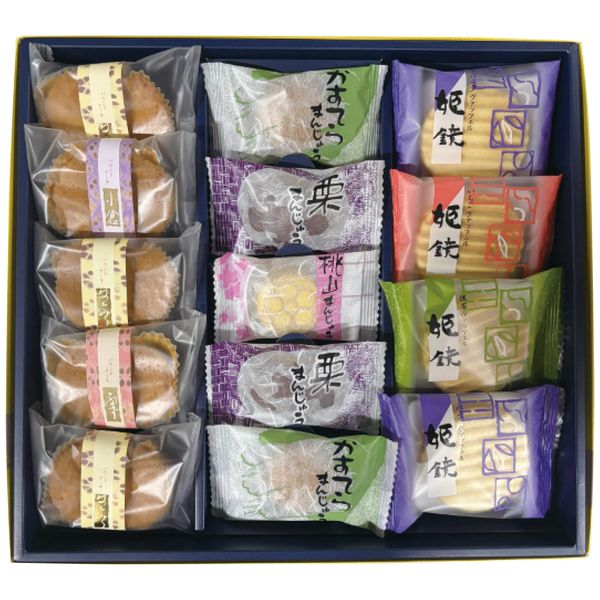 ポイントパウンドケーキやまんじゅう、欧風せんべいなどの多彩な和の詰め合わせです。※写真はイメージです。内容・デザイン等変更になる場合があります。予めご了承ください。箱サイズ37×4.5×34cm現品サイズ・内容パウンドケーキ(ハチミツ3個・小倉・栗各1個)・まんじゅう(栗・かすてら各2個・桃山1個)・姫鏡(バニラ2個・いちご・抹茶各1個)重さ740g製造生産地日本製賞味期間製造日より常温約120日アレルゲン卵・乳成分・小麦備考 ※「のし」や「包装」については、対応できる商品と対応できない商品がございます。ご購入前に、お気軽にお問い合わせください。通常、簡易包装に直に送り状を貼ってお送りいたします。【河内駿河屋 商品一覧】 花つづみ FT-10 花つづみ FT-15 創菓　京づる かがやき庵 和菓子詰合せ KG-30 創菓　京づる 極庵 和菓子詰合せ DS-30 創菓　京づる 憩庵 和菓子詰合せ IS-30 創菓　京づる 秀菓撰 CKP-25 創菓　京づる 匠の庵 和菓子詰合せ TI-30河内駿河屋 創菓　京づる 秀菓撰 CKP-25 ギフト お歳暮 送料無料【注意事項】メーカー直送の商品となりますので、「代金引換」払いは不可となります。ご了承ください。お届け先が、北海道、沖縄、離島になる場合、別途送料が必要になる場合がございます。