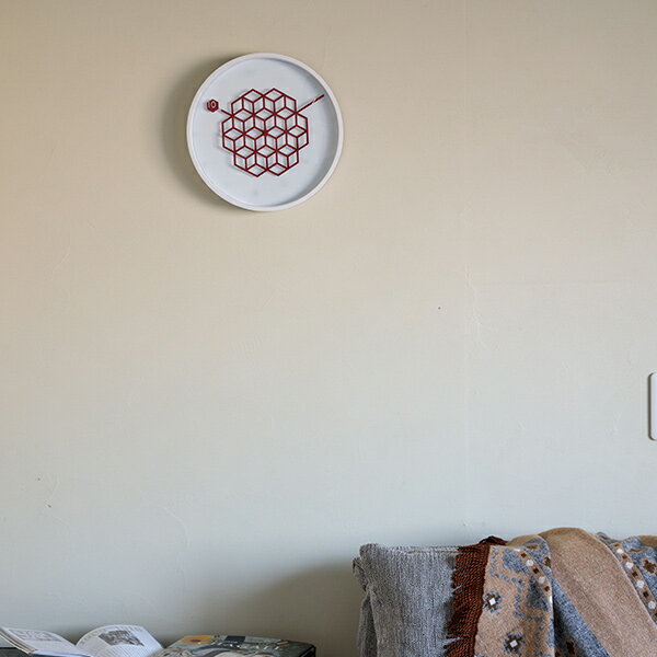 掛け時計 27cm タングルクロック 丸型 幾何学模様 壁掛け ハニーレッド 【代引不可】 [01] [2]