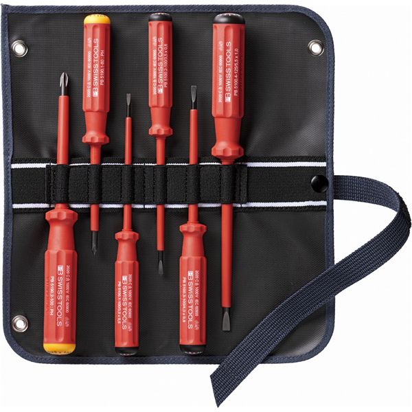 ■商品内容■IEC/EN 60900準拠。■1000V AC/1500V DCまで完全絶縁で安全に作業できます。■職場やご自宅、外出先などでの電工作業に最適なベーシックツール。■精密で正確に適合する刃先なのでねじに最適フィット。■ハンドル後部に先端形状タイプ別のカラーシンボルマークとサイズの表示があるため、作業に適したドライバーをすぐに識別できます。■スリムなグリップで場所をとりません。■2イン1ロールアップケースは広げた状態で縦でも横でも掛けられ、持ち運ぶ際はコンパクトに丸めることができます。■6本のツールを見やすく整頓し、一目で必要な物がわかります。■ケースはポリエステル製の丈夫な素材と表面のビニール加工でお手入れが簡単です。■微調整作業に最適。■商品スペック【商品名】6本組 スイスクラシックハンドルタイプ 絶縁ドライバーセット(マイナス・プラス) ロールケース付 【メーカー】PB SWISS TOOLS ピービースイスツールズ【重量】●質量(g)：308【スペック】●先端形状：マイナス・プラス【セット内容】マイナスドライバー： 3×0.5・3.5×0.6・4×0.8・5.5×1mmプラスドライバー：#1・2ロールアップケース■送料・配送についての注意事項●本商品の出荷目安は【3 - 6営業日　※土日・祝除く】となります。●お取り寄せ商品のため、稀にご注文入れ違い等により欠品・遅延となる場合がございます。●本商品は仕入元より配送となるため、沖縄・離島への配送はできません。[ 5542.SUGY ]