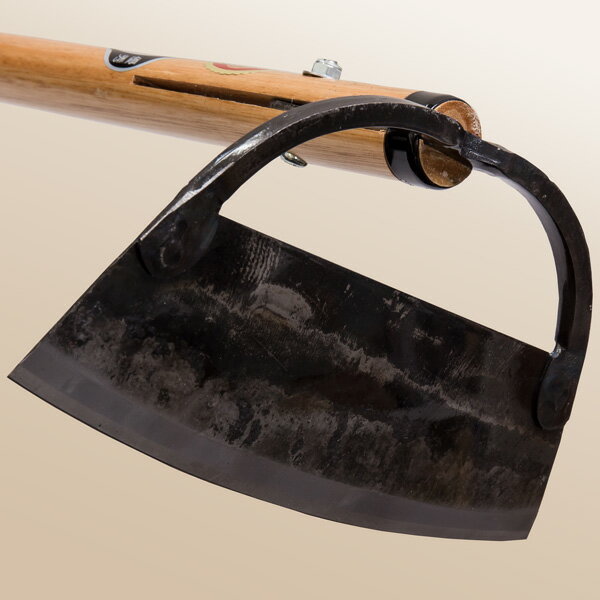 【大型商品配送B】鋼付 立鎌 窓明付き 240mm 木長柄 スウェーデン鋼製 日本製（窓明草削り 立鎌ホー 除草道具 草削り 農作業 家庭菜園）