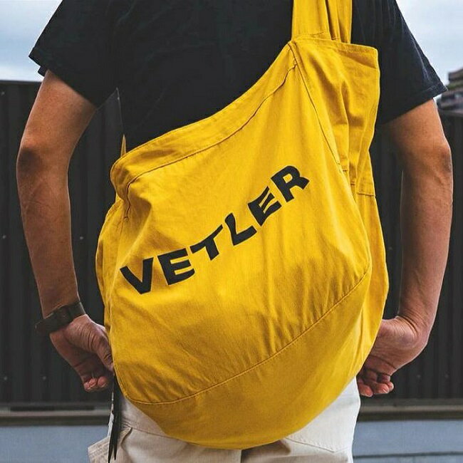 丈夫で軽量な大容量ショルダーバッグ！”VETLER”HERRINGBONE NEWSPAPER BAG【斜めがけ 大きめ ヘリンボ..