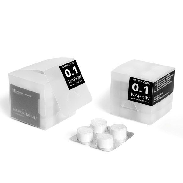 コンパクトに収まったキューブパッケージ! ”NAPKIN”CUBE 【圧縮ガーゼ】【NAPKIN】【イタリア】【天然素材】【ビスコース】【エコ】【ガーゼ】【携帯】【非常用】【NAPKIN_ONE_圧縮_トラベルグッズ_旅行_便利グッズ】 hono おしゃれ かわいい プレゼント