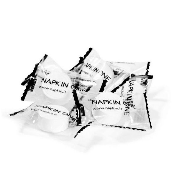 キャンディーのような一包タイプ”NAPKIN”ONE96【圧縮ガーゼ イタリア 天然素材 ビスコース 携帯 災害 トラベル 旅行 タオル おしぼり 手洗い】 インテリア雑貨＆キッチン雑貨のお店hono おしゃれ かわいい プレゼント ギフト 内祝い 小物