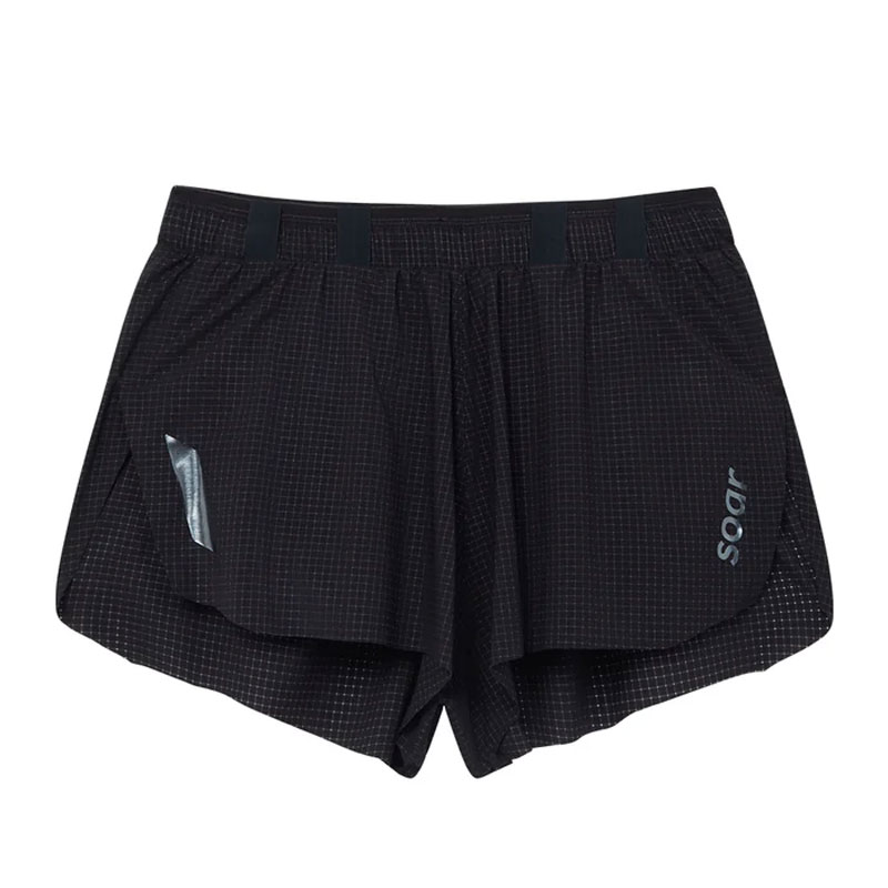 SOAR Running Marathon Shorts 商品番号： ss1m ・インナーパンツ付 ・リフレクター有（右下） ・ファスナー付ミニポケット有（右腰部分） ・ポケット有（腰部分2か所） ・ループ有（ウエスト全面） 当社のマラソン ショーツは、42.2 マイル以上を対象に作られています。 超軽量構造、豪華なライナー、ジェルやランニングの必需品をたっぷり収納できる収納力のおかげで、長距離でも優れた性能を発揮します。 ストレッチ性を高めるエラスタンを加えた超軽量のフランス製メッシュで作られたこれらの無駄を省いたショーツは、レーシングなシルエットと技術的な洗練を兼ね備えています。 裾は最高の快適性を実現するためにレーザーカットされており、アロエベラを注入した独自の形状と接着ライナーにより摩擦が軽減されます。 外側の背面ポケットには 4 つのジェルを収納でき、さらに前面にはウエストバンド ループがあり、さらに 2 つ収納できます。 その他のレース中必需品は、ジッパー付きの背面ポケットに安全に収納できます。 レーザーカット 衣服の重量を最小限に抑え、着心地を向上させ、裾のほつれを防ぎます。 超軽量 非常に軽量な生地と最小限の構造により、ランニング中に衣服の存在をほとんど感じません。 吸汗性 体から汗を素早く排出します。 ドローストリングウエスト 調節可能なフィット感と、荷物が多いポケットをさらにしっかりと固定します。 特徴 4 つのゲルを収納できる外部後部ポケット 背面に必需品用のジッパー付きポケット フロントウエストバンドのジェルループ レーザーカットされた裾 アロエベラ注入の接着ライナー 外部吊り下げタブ 長距離のランニングやレース向けに設計されており、涼しさを保つために空気の流れが必要な場合、かさばりを最小限に抑え、ランニング中の栄養補給のための保管が必要な場合に最適です。 最適なパフォーマンスを実現するために短くカットされています。 ファブリック： シェル: 60% PES、40% EL トリム: 63% PES、37% EL ライナー: 82% PA、18% EL お手入れ方法: 洗濯機洗い30℃ クールアイロン 漂白剤を使用しないでください 吊り干し 平置き実寸サイズ（単位cm） ウエスト　S：36　M：38.5　L：40.5 総丈　S：26.5　M：27　L：27.5 股下　S：5　M：5.5　L：5.5 ※若干の誤差はご了承ください（弊社計測値） SOAR Running　SOARRunning ソアーランニング ランニングウェア マラソンウェア ランニング マラソン ショートパンツ ランニングショーツ ランパン レース 試合 超軽量 伸縮性 快適性 ポケット付き マラソンショーツ