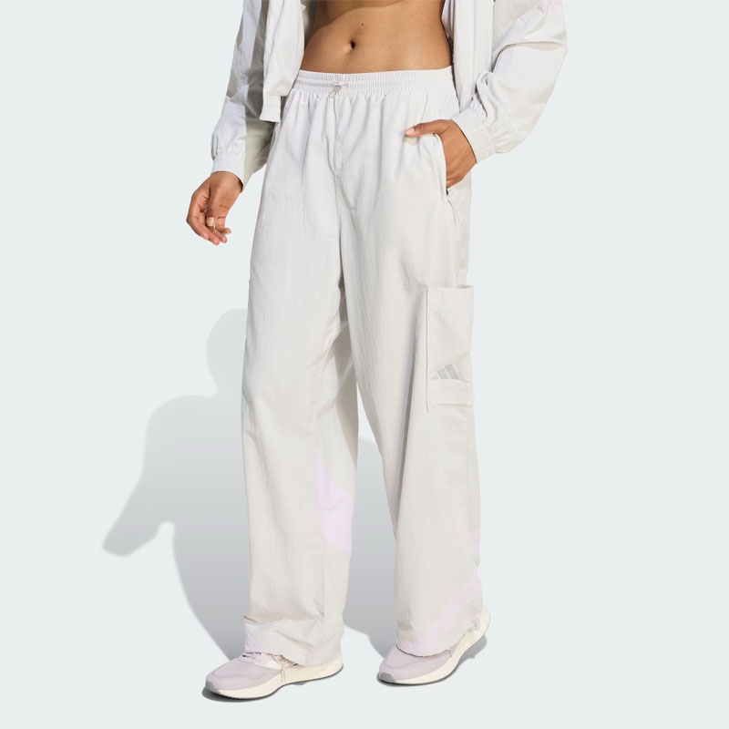 レディース パフォーマンス Adi365 チアリング パンツ 商品番号：hi584 サイズ＆フィット感 ルーズフィット： より広いカットで、動きやすいデザイン モデルは着用サイズ36 。身長176 cm、胸囲84 cm、ウエスト62 cm。...