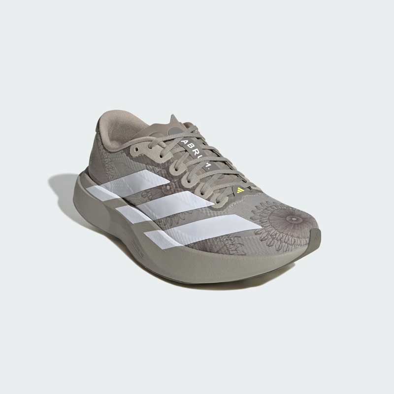 アディダス アディゼロ SL2 W LABRUM adidas ADIZERO SL2 W KJ6260 レディース ランニングシューズ 女性用 レディース 26ssadr ウィメンズランニングシューズ アディゼロ EVOSL WOVEN W LABRUM adizero EVOSL WOVEN W LABRUM ADIOS PRO EVO 1から生まれた、アディゼロ内最軽量トレーニングシューズ 新開発のウーブンアッパー素材が、優れた伸縮性と快適なフィット感を提供。必要な部分にはしっかりと補強を施し、足のブレを抑えて安定した走りをサポートします。 さらに、中足部にはナイロン製の「ドッグボーン」を搭載。反発力を高め、より自然でスムーズな走行を実現します。前足部の先端には高グリップの「コンチネンタルラバー」を搭載しスリップによるエネルギーロスを軽減。 快適なフィット感 新開発のウーブンアッパー素材が、優れた伸縮性と快適なフィット感を提供。必要な部分は補強を施し、足のブレを抑えて安定した走りをサポート。 スムーズな走行 ナイロン製の「ドッグボーン」を中足部に搭載することで、反発力をサポートし、自然でスムーズな走行を実現。 優れたグリップ力 前足部先端の「コンチネンタルラバー」が、優れたグリップ力と、スリップによるエネルギーロスを軽減。 レギュラーフィット シューレース テキスタイルアッパー テキスタイルソックライナー LIGHTSTRIKE PRO（ライトストライクプロ）クッショニング 平均重量：188g +/- 9g（24 cm片足重量） ミッドソールドロップ：6.5 mm（ヒール：38.5 mm / 前足部：32 mm） 商品カラー：セサミ/ホワイト 製品コード：KJ6260