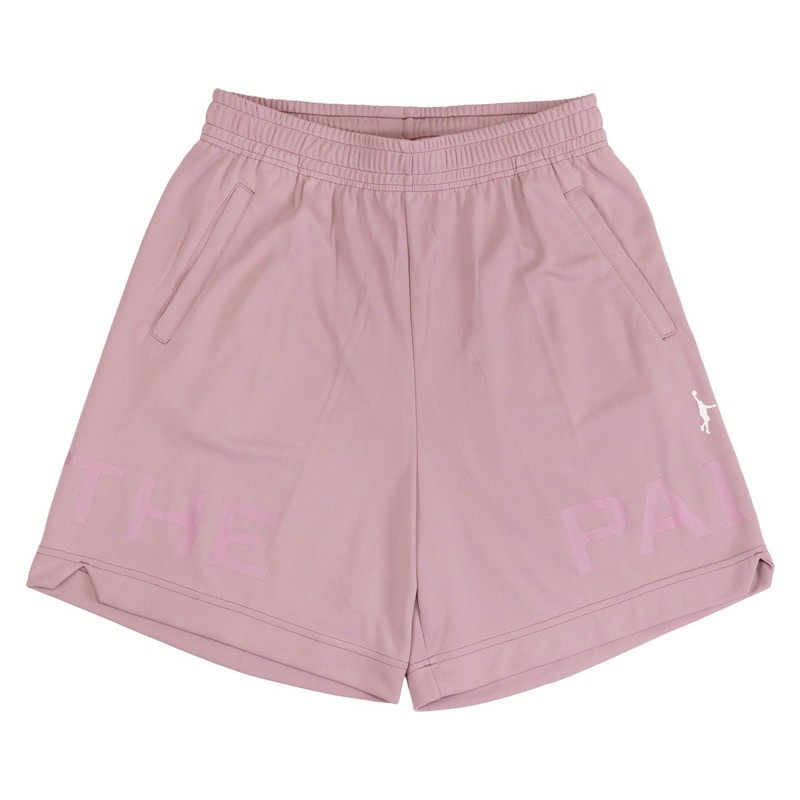 商品名: SHORTS 品番: ITP26522 カラー: 4801 カラー名称: 4801：BPK/WHT インザペイント ボールド ショーツ [膝上ショート丈] [商品説明] 2026年FALL＆WINTERの新作ショーツがリリースされました。 左右にIN THE PAINTのロゴ、左腿にレイアップマンがプリントされた膝上ショート丈のバスケットパンツです。 カラーは人気のブラック、ホワイトにKEYカラーとなる淡いカラーがリリース。 素材はエアロシルバー（ポリエステル100％）高級感のあるふっくらとした柔らかいタッチとクール&ドライ機能に加え除菌機能に優れている素材を採用。 [商品詳細] アイテム：バスケット バスケ ショーツ パンツ短パン バスパン 素材 : エアロシルバー(ポリエステル100%) シルエット : 膝上ショート丈(BOX型) プリント : 左右腿 男性モデル 身長180cm XL着用 品番 : ITP26522インザペイント 26FW *色合いはお使いのモニター環境により若干の誤差がございます。 バスケットボールパンツ　バスパン バスケットパンツ インペ インザペイント インペバスパン INTHEPAINT プラクティスパンツ 練習 インザペイントバスパン ITP