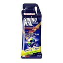 アミノバイタル　アミノショット AMINOVITAL AMINOSHOT 容量：1袋　43g 含まれるアミノ酸：BCAA、アルギニン他 1本あたりのアミノ酸の量：3600 特長 ●スポーツ時に大切なアミノ酸（BCAA、アルギニン他）3600mg配合の小容量ゼリー。 ●アミノ酸は全力で動くために必要なたんぱく質の材料となるので、カラダ全体のコンディショニングに最適です。 ●片手で開封できるので、マラソンや自転車など動きながらでもスムーズに摂取ができます。 飲み方 ●運動中がおすすめ。 ●1日1〜3本を目安に、そのままお飲みください。 ※パウチの持ち運び時に何度も折れ曲がると中身が漏れだすことがありますので、ご注意ください。 標準栄養成分 1本（43g）あたりの栄養成分 エネルギー:23kcal／たんぱく質:3.9g／脂質:0g／炭水化物:2.6g／食塩相当量:0.03g／ビタミンA:110〜321g／ビタミンB1:1.2mg／ビタミンB2:0.9mg／ビタミンB6:1.3mg／ナイアシン:5.3mg／パントテン酸:0.4〜3.3mg／ビタミンD:0.7〜3.9g／ビタミンE:1.4mg アミノ酸:3.6g（ロイシン:0.66g／イソロイシン:0.53g／バリン:0.44g／アルギニン:0.75g／他アミノ酸:1.22g） ※こちらの商品は発送後の返品・交換をお受けすることができません。予めご了承ください。