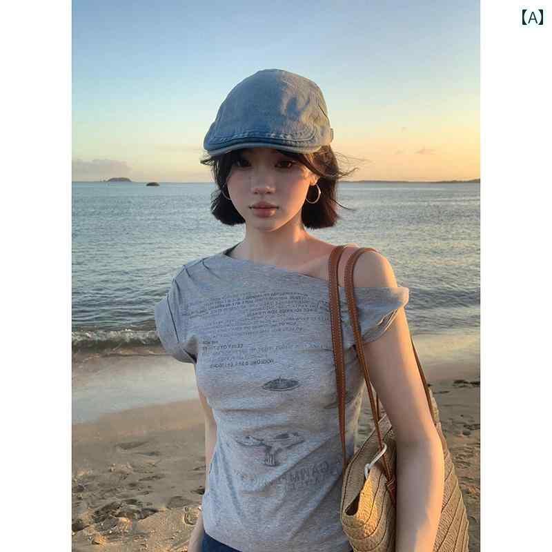レディース トップス レトロ シック 文字 斜め 肩 半袖 Tシャツ レディース 夏の スリム トップ 2025