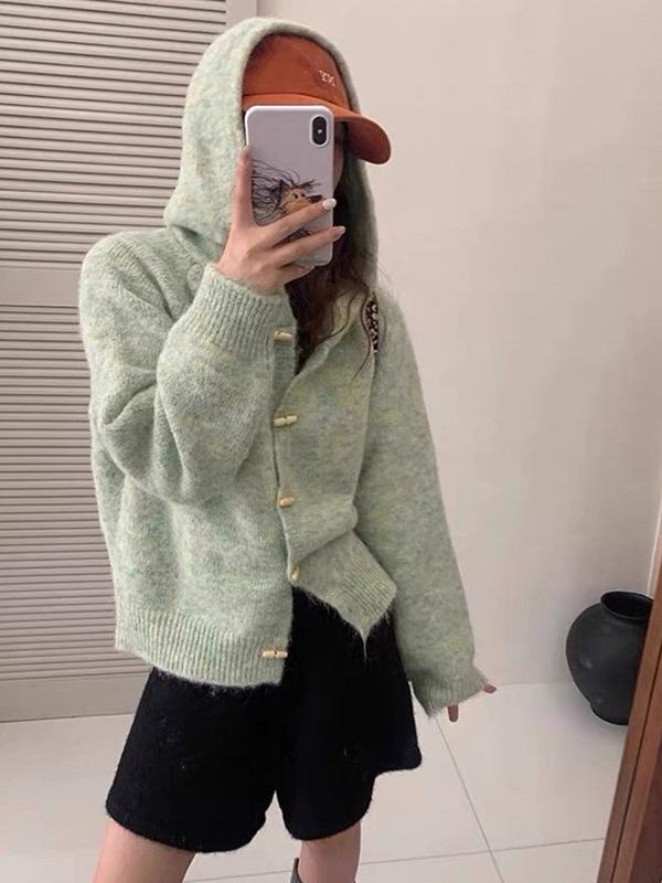 レディース 秋冬 ニットカーディガン 韓国風 ソフトデザイン 牛角ボタン レトロ フード付き ゆったり リラックス トレンド カジュアル 暖か素材 長袖 開き前 ビッグシルエット