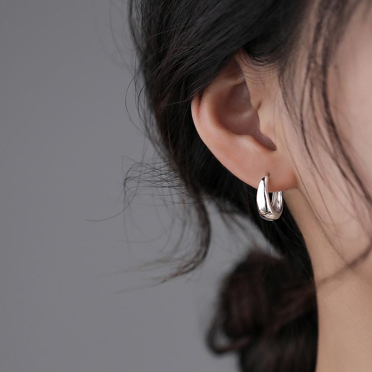 イヤリング 女性用 シンプル フープ 高級感 スタッドピアス 秋 クールスタイル 万...