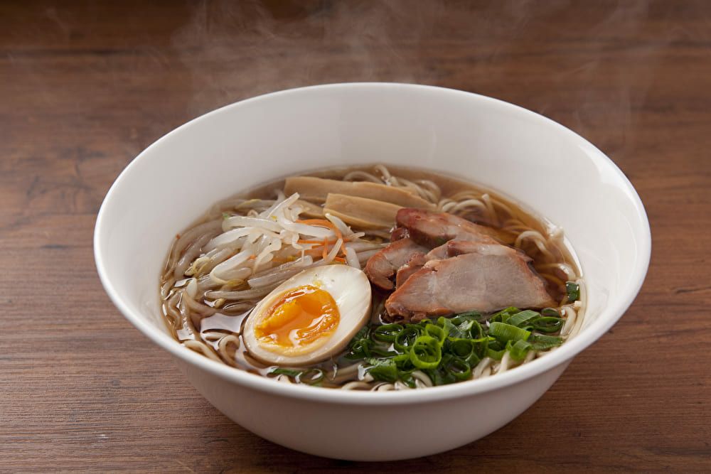 【蓬莱本館】生ラーメン　しょうゆ