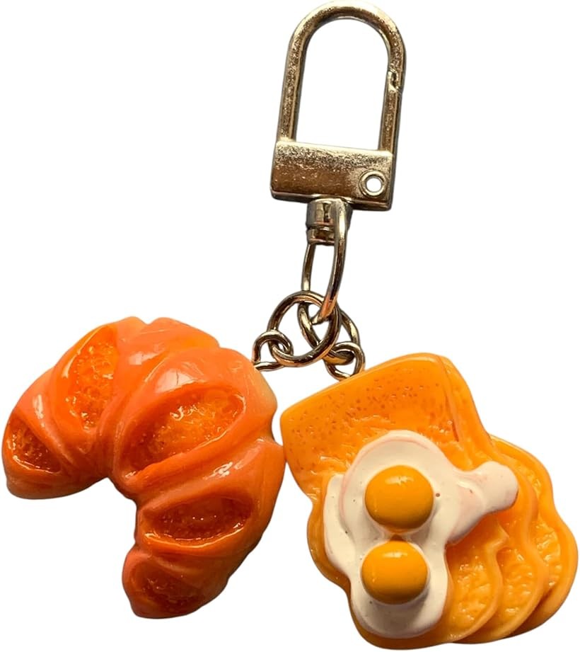 クロワッサンとトースト目玉焼きチャーム付き キーホルダー 食べ物モチーフ かわいいアクセサリー (約2cm)
