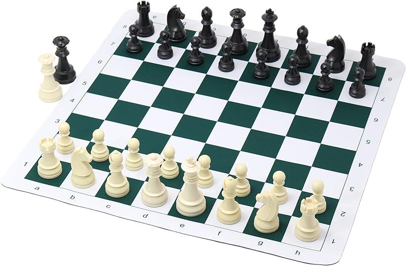 バリエーションコード : 2b20oyxnyt商品コード2b2yiiw0t4商品名ChessJapan チェスセット ジャーマン・トーナメント 51cm ヘビーブランドCHESS JAPAN GAME AND ARTカラーマルチカラーサイズ等51cm ヘビー・チェス学習者定番の競技志向チェスセット。平らに広げられるチェス盤と幅広で安定感のある駒で快適に遊ぶことができます。・プラスチック素材の中でも特に優秀なABS樹脂を使用。耐衝撃性が高く、艶があります。※ 他ネットショップでも併売しているため、ご注文後に在庫切れとなる場合があります。予めご了承ください。※ 品薄または希少等の理由により、参考価格よりも高い価格で販売されている場合があります。ご注文の際には必ず販売価格をご確認ください。※ 沖縄県、離島または一部地域の場合、別途送料の負担をお願いする場合があります。予めご了承ください。※ お使いのモニタにより写真の色が実際の商品の色と異なる場合や、イメージに差異が生じることがあります。予めご了承ください。※ 商品の詳細（カラー・数量・サイズ 等）については、ページ内の商品説明をご確認のうえ、ご注文ください。※ モバイル版・スマホ版ページでは、お使いの端末によっては一部の情報が表示されないことがあります。すべての記載情報をご確認するには、PC版ページをご覧ください。「チェス盤」サイズ：約 51 x 51 cmマス目：約 57 mm厚さ：約 1 mm重量：約 220 g・マウスパッドタイプ「チェス駒」高さ：約 52 ～ 95 mm底面：約 28 ～ 43 mm総重量（34個）：約 940 g・ABS樹脂製・チャック付きポリ袋に色別で詰めています（頻繁に使用される方は別売りのビロード駒袋がオススメ）「付属品」プロモーション用の予備クイーン、チェスのルール説明書（協力：日本チェス連盟）、保管・持ち運び用の特製紙袋