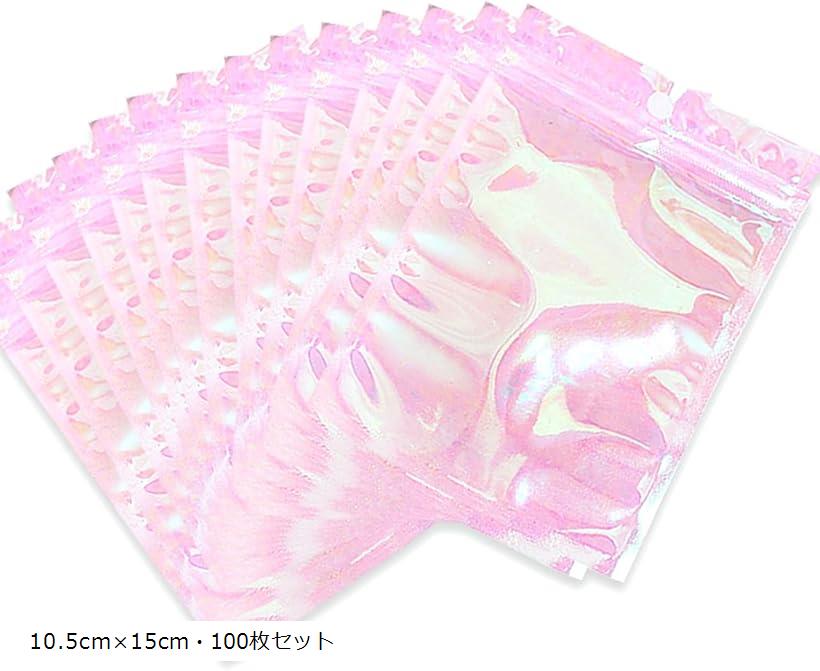 バリエーションコード : 2bjyyypxqk商品コード2bjyy89d4r商品名オーロラチャック袋 アルミ袋 チャック付き袋 ジッパー付き袋 10.5cmx15cm・100枚セットブランドRimikuruサイズ等10.5cmx15cm・100枚セットオーロラ チャック袋 レインボーピンク 10.5cmx15cmお得な100枚セット：小物やアクセサリー等の小分け収納に便利なオーロラカラー 厚手のおしゃれなチャック付き袋のセットになります。表裏がクリアタイプなので中身も確認しやすく使い勝手の良い仕様になっております。また、一般的なチャック付き袋と比べ厚口でしっかりとした作りなので、破りにくく繰り返しご使用いただけます。幅広い用途で使える：こちらのオーロラ チャック袋 は缶バッジなどの小物やジュエリー、イヤリング、ブローチ、指輪、イヤリング、工芸品、アクセサリーなど様々なものを整理・収納できるので家庭や学校、オフィスなど場所を問わず様々なシチュエーションでお使いいただけます。小分けに便利なサイズ：適度な大きさのオーロラ ジッパー付き袋になっておりますので、小物の小分けに便利なサイズとなっております。穴が空いている仕様なので、吊り下げてアイテムを展示することもできます。大容量：こちらのオーロラ チャック袋 ミニは大容量の100枚セットと200枚セットをご用意しましたので、数を気にせず使うことができます。刺繍糸やクリップなどの散らばりやすいものを収納することでバラバラにならず便利です。豊富なバリエーション：こちらのオーロラ チャック袋セットは6cmx10cm，9cmx12cm，10.5cmx15cmの3サイズそれぞれ100枚セット、200枚セットをご用意しましたので、小分けしたいアクセサリーなどのサイズやお好みに合わせてお選びいただけます。「商品仕様」セット内容：オーロラ チャック袋 100枚セット　サイズ：約10.5cmx約15.0cm　カラー：レインボーピンク　＊モニターの環境等により、色の見え方に若干差が生じる場合がございます。※ 他ネットショップでも併売しているため、ご注文後に在庫切れとなる場合があります。予めご了承ください。※ 品薄または希少等の理由により、参考価格よりも高い価格で販売されている場合があります。ご注文の際には必ず販売価格をご確認ください。※ 沖縄県、離島または一部地域の場合、別途送料の負担をお願いする場合があります。予めご了承ください。※ お使いのモニタにより写真の色が実際の商品の色と異なる場合や、イメージに差異が生じることがあります。予めご了承ください。※ 商品の詳細（カラー・数量・サイズ 等）については、ページ内の商品説明をご確認のうえ、ご注文ください。※ モバイル版・スマホ版ページでは、お使いの端末によっては一部の情報が表示されないことがあります。すべての記載情報をご確認するには、PC版ページをご覧ください。
