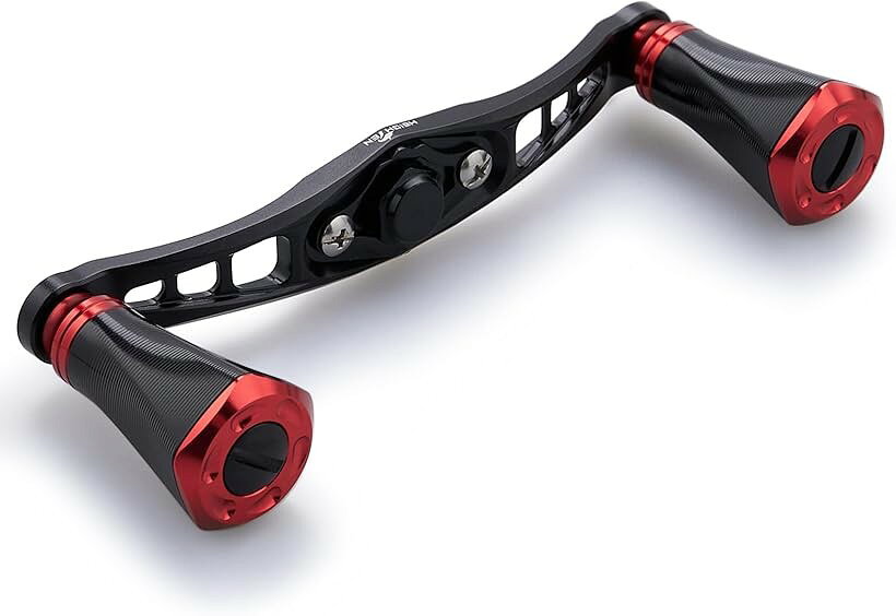 バリエーションコード : 2bjindkiss商品コード2bjinrnth8商品名92mm リール ハンドル 20mmノブ搭載 シマノ SHIMANO ダイワ DAIWA アブ Abu 通用 ベイトリール 用 Tornado Series 690 ブラック＆レッドブランドHEIGHTENカラーブラック＆レッド「特徴」軸芯距離92mmハンドル、直径20mmノブ搭載。「サイズ」ハンドル軸心距離92mm、ノブ直径20mm「総重」32g(センターナット含)「素材」70シリーズ航空アルミ。「リールハンドル付属」4x7mm ナット2個、5x8mm ナット2個、転換スリーブ1個。「適応機種」取付部4x7mm、5x8mmのDAIWA， SHIMANO， ABU GARCIAのベイトリールに適用。※ 他ネットショップでも併売しているため、ご注文後に在庫切れとなる場合があります。予めご了承ください。※ 品薄または希少等の理由により、参考価格よりも高い価格で販売されている場合があります。ご注文の際には必ず販売価格をご確認ください。※ 沖縄県、離島または一部地域の場合、別途送料の負担をお願いする場合があります。予めご了承ください。※ お使いのモニタにより写真の色が実際の商品の色と異なる場合や、イメージに差異が生じることがあります。予めご了承ください。※ 商品の詳細（カラー・数量・サイズ 等）については、ページ内の商品説明をご確認のうえ、ご注文ください。※ モバイル版・スマホ版ページでは、お使いの端末によっては一部の情報が表示されないことがあります。すべての記載情報をご確認するには、PC版ページをご覧ください。「特徴」軸芯距離92mmハンドル、直径20mmノブ搭載。「サイズ」ハンドル軸心距離92mm、ノブ直径20mm「総重」32g(センターナット含)「素材」70シリーズ航空アルミ。「リールハンドル付属」4x7mm ナット2個、5x8mm ナット2個、転換スリーブ1個。「適応機種」取付部4x7mm、5x8mmのDAIWA， SHIMANO， ABU GARCIAのベイトリールに適用。