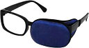 バリエーションコード : 2bjkv35ixw商品コード2bjkvd5r4c商品名メガネ用 眼帯 オシャレ 眼鏡 斜視 メガネ カバー 片目眼帯 ネイビーブランドD・STONEカラーネイビー「シルク素材のアイマスク眼帯」シルクで覆われた黒or紺アイマスク眼帯です。メガネ用で両目兼用です。素材もシルク製ですので使いやすいです。メガネや目の周りに圧力がかかりにくい右目と左目の両目に使える眼帯です。眼鏡用としてお使いになれます。黒と、紺の2色をご用意しましたのでお好みに合わせてお選びいただけます。肌にも優しく、通気性にも優れています。「肌触りを感じて下さい」手触りの良いシルク素材です。こちらの眼帯、メガネ用は高品質なシルク素材を採用しております。柔らかく滑らかな感触で、快適かつリラックスした気分でご使用いただけます。シルク素材なので、手触りが良く軽量かつ通気性にも優れ、長時間着用しても負担になりにくいメガネカバーになっております。「幅広い用途」目を保護し、弱視をケアします。アイケア、弱視や乱視のシンプルで効果的な治療にも適しています。目を正常に機能し、視力を正常に変えるように訓練することは良い選択です。目のケアに最適です。こちらの眼帯 メガネカバーはスライドさせるだけで取り付け・取り外しができるので、簡単に目の周辺をカバーし優しく保護できます。普段のアイケアや弱視、斜視のトレーニングなどにご活用ください。「お手入れ簡単」しっかり保護できる設計を採用した眼帯 眼鏡になっておりますので、メガネや目を圧迫せずしっかりとカバーすることができます。また、水洗いができますので繰り返しお使いいただけます。※ 他ネットショップでも併売しているため、ご注文後に在庫切れとなる場合があります。予めご了承ください。※ 品薄または希少等の理由により、参考価格よりも高い価格で販売されている場合があります。ご注文の際には必ず販売価格をご確認ください。※ 沖縄県、離島または一部地域の場合、別途送料の負担をお願いする場合があります。予めご了承ください。※ お使いのモニタにより写真の色が実際の商品の色と異なる場合や、イメージに差異が生じることがあります。予めご了承ください。※ 商品の詳細（カラー・数量・サイズ 等）については、ページ内の商品説明をご確認のうえ、ご注文ください。※ モバイル版・スマホ版ページでは、お使いの端末によっては一部の情報が表示されないことがあります。すべての記載情報をご確認するには、PC版ページをご覧ください。＊モニターの環境等により、色の見え方に若干差が生じる場合がございます。「商品仕様」セット内容：眼帯 メガネ用 x1点カラー：黒または紺サイズ：約10.0mx5.5cm適用可能メガネフレームサイズ：高さ約3.0cm～4.6cm素材：シルク100％
