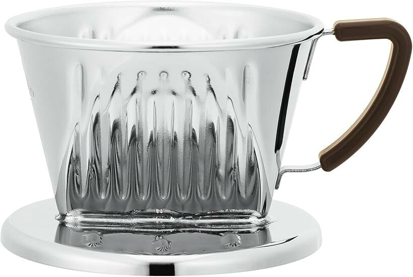バリエーションコード : 2b9k94tt56商品コード2bj9whyo0k商品名熱伝導率が高い 銅製 コーヒー ドリッパー 2～4人用 Cu102 日本製 ドリップ 器具 #05153 二人用 四人用 2杯用 4杯用 おしゃれ キャンプ アウトドア 喫茶店ブランドカリタ(Kalita)カラーステンレス製サイズ(約):96x120x70mm本体重量(約):152g素材・材質:ステンレス生産国:日本対応サイズ/1～2人用、対応濾紙/101濾紙※ 他ネットショップでも併売しているため、ご注文後に在庫切れとなる場合があります。予めご了承ください。※ 品薄または希少等の理由により、参考価格よりも高い価格で販売されている場合があります。ご注文の際には必ず販売価格をご確認ください。※ 沖縄県、離島または一部地域の場合、別途送料の負担をお願いする場合があります。予めご了承ください。※ お使いのモニタにより写真の色が実際の商品の色と異なる場合や、イメージに差異が生じることがあります。予めご了承ください。※ 商品の詳細（カラー・数量・サイズ 等）については、ページ内の商品説明をご確認のうえ、ご注文ください。※ モバイル版・スマホ版ページでは、お使いの端末によっては一部の情報が表示されないことがあります。すべての記載情報をご確認するには、PC版ページをご覧ください。