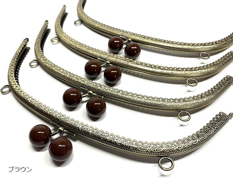 バリエーションコード : 2bjcu11guc商品コード2bjcucl6vy商品名がま口 口金 25.5cm 4個セット あめ玉 丸型 櫛型 縫付 ハンドメイド リメイク 材料 金具 ブラウンブランドand.Aカラーブラウン20mmの大きなカラフルあめ玉　手芸用がま口・口金　4個セットサイズ：約25.5cm　高さ約9cm　/ あめ玉：アクリル　20mm口金の色：アンティークゴールド※ 他ネットショップでも併売しているため、ご注文後に在庫切れとなる場合があります。予めご了承ください。※ 品薄または希少等の理由により、参考価格よりも高い価格で販売されている場合があります。ご注文の際には必ず販売価格をご確認ください。※ 沖縄県、離島または一部地域の場合、別途送料の負担をお願いする場合があります。予めご了承ください。※ お使いのモニタにより写真の色が実際の商品の色と異なる場合や、イメージに差異が生じることがあります。予めご了承ください。※ 商品の詳細（カラー・数量・サイズ 等）については、ページ内の商品説明をご確認のうえ、ご注文ください。※ モバイル版・スマホ版ページでは、お使いの端末によっては一部の情報が表示されないことがあります。すべての記載情報をご確認するには、PC版ページをご覧ください。がま口ハンドメイド用　口金金具　4個セット