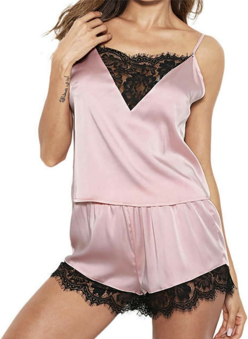 バリエーションコード : 2b8g521r2d商品コード2b8pu2iqqx商品名ルームウェア パジャマ セクシー 部屋着 下着 上下セット レディースブランドドナリーカラーピンクサイズ等XLたくさんのシーンで大活躍..快適なキャミソールとショートパンツのセットアップです。vネックの花柄の刺繍がとっても可愛い、キレイめルームウェアです。薄手のトップスにウエストゴムの短パンでゆったりとリラックス。美しいデザインが、シンプルでお家でもエレガントに着こなせます。ご自宅だけでなく、小さく折りたためるので旅行、お泊まり、パーティ、バカンスのナイトウェアにもお使いいただけます。大人女子や女の子へのプレゼント、奥さまや、主婦・子育てで忙しいママ、彼女さま、お嬢さまへの誕生日プレゼントやご夫婦の記念日、バレンタイン・クリスマスの贈り物・ギフトとしてもおすすめです。サイズ(cm) バスト:S68-78 M70-80 L72-82 XL74-84 2XL78-88 3XL80-90 ウエスト:S64-76 M66-78 L68-80 XL70-82 2XL72-84 3XL74-86 トップス着丈:S53 M54 L55 XL56 2XL57 3XL58素材構成：100% 分類外繊維※ 他ネットショップでも併売しているため、ご注文後に在庫切れとなる場合があります。予めご了承ください。※ 品薄または希少等の理由により、参考価格よりも高い価格で販売されている場合があります。ご注文の際には必ず販売価格をご確認ください。※ 沖縄県、離島または一部地域の場合、別途送料の負担をお願いする場合があります。予めご了承ください。※ お使いのモニタにより写真の色が実際の商品の色と異なる場合や、イメージに差異が生じることがあります。予めご了承ください。※ 商品の詳細（カラー・数量・サイズ 等）については、ページ内の商品説明をご確認のうえ、ご注文ください。※ モバイル版・スマホ版ページでは、お使いの端末によっては一部の情報が表示されないことがあります。すべての記載情報をご確認するには、PC版ページをご覧ください。