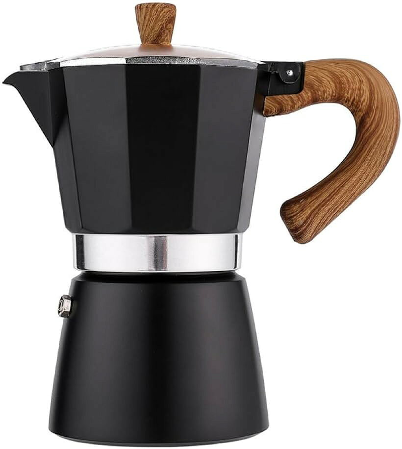 バリエーションコード : 2b98ckxudi商品コード2buvvpic0j商品名エスプレッソメーカー 直火式 コンロ対応サイズ確認必須 ガスコンロ 3カップ 3杯 150ml マキネッタ モカポット アウトドア キャンプ 小型 小さい 日本語説明書付きブランド+kuRoカラーブラックサイズ等6カップ（300ml）※ 他ネットショップでも併売しているため、ご注文後に在庫切れとなる場合があります。予めご了承ください。※ 品薄または希少等の理由により、参考価格よりも高い価格で販売されている場合があります。ご注文の際には必ず販売価格をご確認ください。※ 沖縄県、離島または一部地域の場合、別途送料の負担をお願いする場合があります。予めご了承ください。※ お使いのモニタにより写真の色が実際の商品の色と異なる場合や、イメージに差異が生じることがあります。予めご了承ください。※ 商品の詳細（カラー・数量・サイズ 等）については、ページ内の商品説明をご確認のうえ、ご注文ください。※ モバイル版・スマホ版ページでは、お使いの端末によっては一部の情報が表示されないことがあります。すべての記載情報をご確認するには、PC版ページをご覧ください。「3カップの約150ml」容量：3カップ分（150ml）、サイズ：高さ15.5cm、底部直径9cm 「6カップの約300ml」容量：6カップ分（300ml）、サイズ：高さ19cm、底部直径9.8cm 「ご自宅で気軽にエスプレッソが楽しめる」エスプレッソメーカーやモカポット、マキネッタなどと言われ、高価なエスプレッソマシンを買わずにエスプレッソがどこでも楽しめます。「対応熱源」ガスコンロ、ハロゲンヒーター が対応していますが、コンロのサイズによっては五徳やインダクションプレートが必要です。「洗練されたデザイン」シンプルモダンでスタイリッシュなのに可愛いいデザインのエスプレッソメーカー（モカポット）です。コーヒーの味はもちろん極上のコーヒー体験をお届けします。「高品質材料」高品質のアルミニウム素材で作られているため汚れ、臭い、腐食、変形など強く、安全で耐久性があります。「水洗いでOK」コーヒーを馴染ませていくことでより深みのある味わいになっていきます。そのため洗浄は水洗いで大丈夫です。「場所を選ばないお手軽さ」-軽くて丈夫なアルミニウムから作られたエスプレッソメーカーは、家庭での使用、職場での使用、さらにはアウトドアやキャンプでの使用にも適しています。