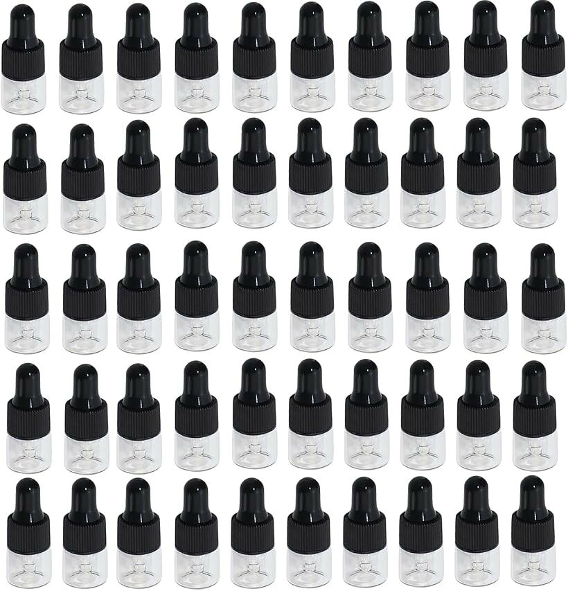 バリエーションコード : 2brsky1uj2商品コード2br09yd5tx商品名スポイト遮光瓶 スポイトボトル ガラス製 1ml 50本 アロマオイル アロマ保存容器 茶色 精油 香水 遮光ビン 小分け 詰替えボトル クラフト商材ブランドSWATICRAFTカラークリア/ブラックガラス製スポイトボトル：高品質なガラス素材を使用した遮光瓶で、アロマオイル・精油・香水の保存に最適です。お得な50本セット：1mlサイズのスポイトボトルが50本セットで、小分けや詰め替えに大変便利です。コンパクトサイズ：高さ3.7cm、直径1.5cmの小型設計で、持ち運びや収納がしやすいサイズです。ブラックキャップ付き：スタイリッシュなブラックキャップとスポイト付きで、液体の量を正確にコントロールできます。多用途に活躍：アロマオイル・精油・香水などの小分け・詰め替えに最適で、クラフト素材としても幅広くご利用いただけます。※ 他ネットショップでも併売しているため、ご注文後に在庫切れとなる場合があります。予めご了承ください。※ 品薄または希少等の理由により、参考価格よりも高い価格で販売されている場合があります。ご注文の際には必ず販売価格をご確認ください。※ 沖縄県、離島または一部地域の場合、別途送料の負担をお願いする場合があります。予めご了承ください。※ お使いのモニタにより写真の色が実際の商品の色と異なる場合や、イメージに差異が生じることがあります。予めご了承ください。※ 商品の詳細（カラー・数量・サイズ 等）については、ページ内の商品説明をご確認のうえ、ご注文ください。※ モバイル版・スマホ版ページでは、お使いの端末によっては一部の情報が表示されないことがあります。すべての記載情報をご確認するには、PC版ページをご覧ください。