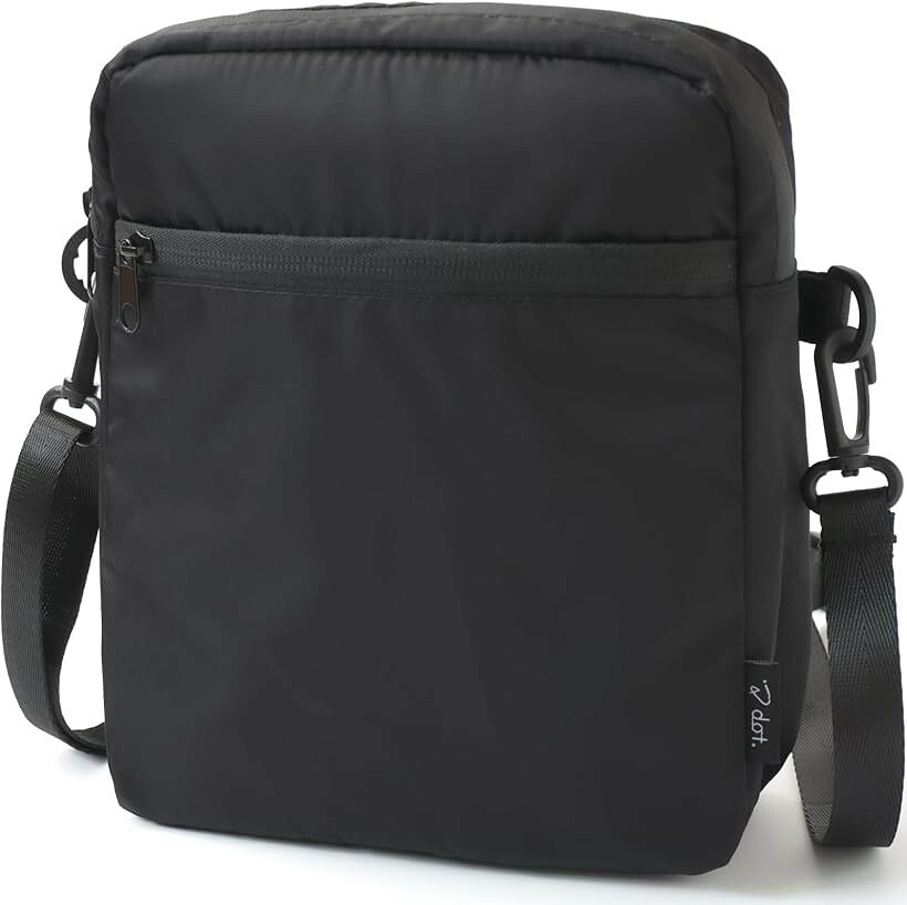バリエーションコード : 2busugvt60商品コード2busull8u2商品名保冷ポーチ 保冷ショルダーバッグ 3L 小さめ ミニ 軽量 500mlx3本 フェス バッグ バッグインバッグ 斜めがけ 保冷 保温 止水ファスナー 撥水 ペットボトルホルダーブランドdot.カラーブラック「コンパクトなのにしっかり保冷」500ml・600mlペットボトルが3本入るスマートな3L設計。ドリンクをしっかり保冷し、暑い季節のお出かけにも安心です。「撥水素材＆止水ファスナーで安心設計」外側は撥水ナイロン生地、ファスナーは止水仕様。突然の雨や結露にも対応します。内側は防水PEVA素材で、お手入れも簡単です。「2WAY仕様で使い方自由自在」ショルダーストラップを外せば、バッグインバッグやポーチとしても活躍。ランチや軽食収納にも便利です。「賢く使い分け＆保冷力アップ」買い物時にはアイスや冷凍食品を冷たいもの専用で分けて収納する使い方も。さらに、メインの保冷バッグに“イン”するカンガルースタイルにすれば保冷効果を底上げできます。「軽量＆ユニセックスデザイン」軽量で持ち歩きやすく、シンプルで洗練されたデザイン。男女問わず、フェス・ピクニック・レジャー・通勤通学まで幅広いシーンに対応。「サイズ」約幅21x奥行9x高さ25cm／容量約3L。前後ポケット付きで、スマートフォンや小物の収納にも便利です。＊本製品は、日本ブランド dot. が企画・設計・販売まで一貫して手がけるオリジナル商品です。生産は、日本側の基準に基づき、信頼のおける中国の提携工場にて行っております。※ 他ネットショップでも併売しているため、ご注文後に在庫切れとなる場合があります。予めご了承ください。※ 品薄または希少等の理由により、参考価格よりも高い価格で販売されている場合があります。ご注文の際には必ず販売価格をご確認ください。※ 沖縄県、離島または一部地域の場合、別途送料の負担をお願いする場合があります。予めご了承ください。※ お使いのモニタにより写真の色が実際の商品の色と異なる場合や、イメージに差異が生じることがあります。予めご了承ください。※ 商品の詳細（カラー・数量・サイズ 等）については、ページ内の商品説明をご確認のうえ、ご注文ください。※ モバイル版・スマホ版ページでは、お使いの端末によっては一部の情報が表示されないことがあります。すべての記載情報をご確認するには、PC版ページをご覧ください。