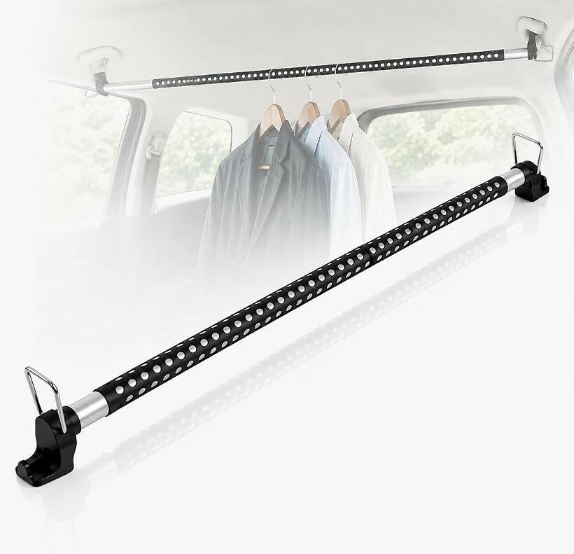 バリエーションコード : 2brqs5fn95商品コード2brqst2n4q商品名車用ハンガーバー 車内収納バー 伸縮自在 滑り止め 穴あき 釣り竿 衣類 ロッドホルダー 車中泊 キャンプ 簡単取付ブランド内田生活寸法本舗サイズ等1本用「伸縮自在で幅広い車種に対応」 91cmから162cmまで無段階で長さ調節が可能で、 軽自動車からミニバン、大型SUVまでほとんどの車種の車内幅にぴったりフィットします。「滑り止め＆独自の穴あき設計」 バー表面にはハンガーを一定間隔でしっかり固定する独自の穴あき加工（滑り止めラバー）を施しており、走行中の振動や急ブレーキ時でも荷物がズレたり一箇所に固まるのを強力に防ぎます。「多目的で賢い車内整理」 大切なスーツや着替えのシワ防止はもちろん、釣り用のロッドホルダーとしてや 長尺物の積載にも大活躍。車内のデッドスペースである天井付近を有効活用し、足元や座席を広く快適に保てます。「選べるセット」 工具不要で簡単取付: 両端のフックを車内のアシストグリップ（手すり）に引っ掛けるだけで数秒で設置完了。特別な道具は一切不要です。2本セットで使用すれば、ネットを組み合わせてさらに収納アレンジの幅が広がります。「製品仕様」材質：高品質ステンレス鋼、滑り止めラバー、ABS樹脂 サイズ：長さ 約91cm～162cm（伸縮自在）、耐荷重 約22kg 用途：自動車内でのハンガー・衣類収納、釣り竿（ロッドホルダー）の固定、キャンプ・アウトドア用品の積載、車中泊時の空間活用など※ 他ネットショップでも併売しているため、ご注文後に在庫切れとなる場合があります。予めご了承ください。※ 品薄または希少等の理由により、参考価格よりも高い価格で販売されている場合があります。ご注文の際には必ず販売価格をご確認ください。※ 沖縄県、離島または一部地域の場合、別途送料の負担をお願いする場合があります。予めご了承ください。※ お使いのモニタにより写真の色が実際の商品の色と異なる場合や、イメージに差異が生じることがあります。予めご了承ください。※ 商品の詳細（カラー・数量・サイズ 等）については、ページ内の商品説明をご確認のうえ、ご注文ください。※ モバイル版・スマホ版ページでは、お使いの端末によっては一部の情報が表示されないことがあります。すべての記載情報をご確認するには、PC版ページをご覧ください。