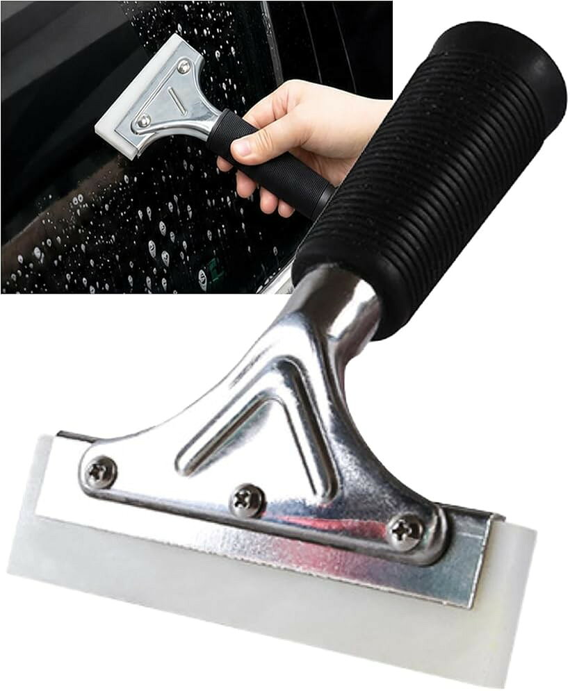 バリエーションコード : 2brpcryxhd商品コード2brpc4npw0商品名スクイージー スキージー シリコン t字 車 カーフィルム カーラッピング 窓ガラス 掃除ブランドS.fields.incサイズ等12cmカーフィルムやカーラッピング、カッティングシート、窓ガラス用フィルムの施工に使いやすい、T字型のシリコンスクイージーです。サイズは12cm、15cm、20cmの3種類をご用意しており、施工箇所や作業面積に合わせてお選びいただけます。水貼り作業時の水や洗剤をしっかり押し出し、フィルム面を整えながら施工をサポートします。車のガラスフィルム施工はもちろん、ご自宅の窓ガラス掃除や断熱フィルム貼り、建築用ガラスフィルムの施工にも幅広くお使いいただけます。持ち手付きのT字形状で力をかけやすく、広い面にも使いやすい設計で、ブレード部分はフィルム面に沿わせやすく、水切りや気泡抜き、洗剤の拭き取り作業をスムーズに行えます。「サイズ」掲載画像をご参照ください。「バリエーション」12cm、15cm、20cm 「材質」シリコン系ブレード、ステンレス製金具、樹脂系ハンドル 「用途」 カーフィルム、カーラッピング、カッティングシート、窓ガラスフィルム、断熱フィルム施工、水切り、洗剤の拭き取り※ 他ネットショップでも併売しているため、ご注文後に在庫切れとなる場合があります。予めご了承ください。※ 品薄または希少等の理由により、参考価格よりも高い価格で販売されている場合があります。ご注文の際には必ず販売価格をご確認ください。※ 沖縄県、離島または一部地域の場合、別途送料の負担をお願いする場合があります。予めご了承ください。※ お使いのモニタにより写真の色が実際の商品の色と異なる場合や、イメージに差異が生じることがあります。予めご了承ください。※ 商品の詳細（カラー・数量・サイズ 等）については、ページ内の商品説明をご確認のうえ、ご注文ください。※ モバイル版・スマホ版ページでは、お使いの端末によっては一部の情報が表示されないことがあります。すべての記載情報をご確認するには、PC版ページをご覧ください。