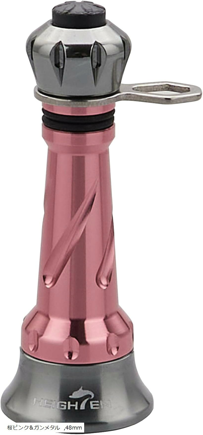 バリエーションコード : 2bu952yv1t商品コード2brhsf1jsl商品名リール スタンド 不可折り畳むシマノ SHIMANO ダイワ DAIWA スピニングリール 通用 夜光 フックキーパー ラインストッパーブランドHEIGHTENカラー桜ピンク＆ガンメタルサイズ等48mm「特徴」「不可折り畳む」1)先端部シリカゲル製でリールを置き傷から守る、2)シマノ＆ダイワ共用、3)夜光キャップ付属、4)フックキーパー、フックホルダー、5)ラインストッパー、6)水の侵入をブロック。「製品仕様」本体長さ: 38mm / 48mm。自重: 5.3g / 5.8g、材質：航空アルミ、耐腐食性能を持つ、海釣りもご安心。「対応機種」シマノ(SHIMANO)/ダイワ(DAIWA)のネジ込み式リール通用 (2種類のソケット付属、シマノ用ソケット元から製品に装着しておる)。「リールを置き傷から守る」キャップの先端部に摩擦に強いシリカゲル製の部品があり、デリケートなラインやリールを置き傷から守るリールスタンド。「夜光キャップ」繰り返し使用できる夜光材料で作り、光でしばらく照射した後、4時間以上連続発光することができる。「フックキーパー」先端部がフックキーパーとなりルアーのフックを引っ掛けることが出来るようになる。「ラインストッパー」中央部分にはOリングを使用したラインストッパーも装備し、2本のOリングにラインを挟むことにより、ラインストッパーとして使用することができます。餌木などフックキーパーが使いづらいものでも保持できるようになっている。「水の侵入をブロック」アルミキャップおよびリールを装着する部分には、ゴム製Oリングで水の侵入をブロック。モノづくりの本質は細部。見た目だけではなく、細部にも一切手を抜かないこだわりが詰め込まれている。※ 他ネットショップでも併売しているため、ご注文後に在庫切れとなる場合があります。予めご了承ください。※ 品薄または希少等の理由により、参考価格よりも高い価格で販売されている場合があります。ご注文の際には必ず販売価格をご確認ください。※ 沖縄県、離島または一部地域の場合、別途送料の負担をお願いする場合があります。予めご了承ください。※ お使いのモニタにより写真の色が実際の商品の色と異なる場合や、イメージに差異が生じることがあります。予めご了承ください。※ 商品の詳細（カラー・数量・サイズ 等）については、ページ内の商品説明をご確認のうえ、ご注文ください。※ モバイル版・スマホ版ページでは、お使いの端末によっては一部の情報が表示されないことがあります。すべての記載情報をご確認するには、PC版ページをご覧ください。