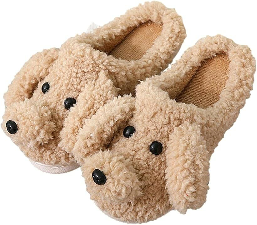 バリエーションコード : 2b4s9ufdr3商品コード2b4s99d9w6商品名ワンドロップ ルームシューズ 犬 室内履き ぬいぐるみ スリッパ レディース かわいい プードルブランドOne Dropカラーカーキサイズ等M・もこもこカワイイ、プードルみたいなルームシューズ。 ワンちゃん大好きなペットファン必見の一押しアイテムです。・脱ぎ履きしやすいスリッパタイプ。肌触りもやわらかくて気持ちいい。素足に履きたい気持ちよさです。・テレワークにより家での作業が増えても、かわいいプードルスリッパに癒されてストレス緩和できます。オフィスやテレワークの冷え性対策にもおススメです。・ボア素材なのでふわふわが気持ちいい。癒しのルームシューズでおうちリラックス。ご自宅用にはもちろん、ご家族様、お客様用にもおススメです。・サイズ：Mサイズ 約23.0cm、Lサイズ 約24.0cm※ 他ネットショップでも併売しているため、ご注文後に在庫切れとなる場合があります。予めご了承ください。※ 品薄または希少等の理由により、参考価格よりも高い価格で販売されている場合があります。ご注文の際には必ず販売価格をご確認ください。※ 沖縄県、離島または一部地域の場合、別途送料の負担をお願いする場合があります。予めご了承ください。※ お使いのモニタにより写真の色が実際の商品の色と異なる場合や、イメージに差異が生じることがあります。予めご了承ください。※ 商品の詳細（カラー・数量・サイズ 等）については、ページ内の商品説明をご確認のうえ、ご注文ください。※ モバイル版・スマホ版ページでは、お使いの端末によっては一部の情報が表示されないことがあります。すべての記載情報をご確認するには、PC版ページをご覧ください。