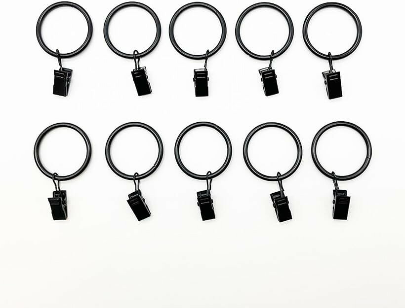 バリエーションコード : 2b9lwhcqg1商品コード2b9lw65jrx商品名J-base カーテンフック リングタイプ つっぱり棒に通すだけ 取付け簡単 DIY 10個セットブランドハルタロウカラーブラックサイズ等内径32mmつっぱり棒などにリングを通しフックに生地を挟むことでオリジナルカーテンをつくることができます。しっかりとしたつくりのリングに強さのあるクリップでカーテンをしっかり保持します。「セット内容」　カーテンリング　10個入りリングサイズは内径25mm、内径32mmの2種類あります。※ 他ネットショップでも併売しているため、ご注文後に在庫切れとなる場合があります。予めご了承ください。※ 品薄または希少等の理由により、参考価格よりも高い価格で販売されている場合があります。ご注文の際には必ず販売価格をご確認ください。※ 沖縄県、離島または一部地域の場合、別途送料の負担をお願いする場合があります。予めご了承ください。※ お使いのモニタにより写真の色が実際の商品の色と異なる場合や、イメージに差異が生じることがあります。予めご了承ください。※ 商品の詳細（カラー・数量・サイズ 等）については、ページ内の商品説明をご確認のうえ、ご注文ください。※ モバイル版・スマホ版ページでは、お使いの端末によっては一部の情報が表示されないことがあります。すべての記載情報をご確認するには、PC版ページをご覧ください。