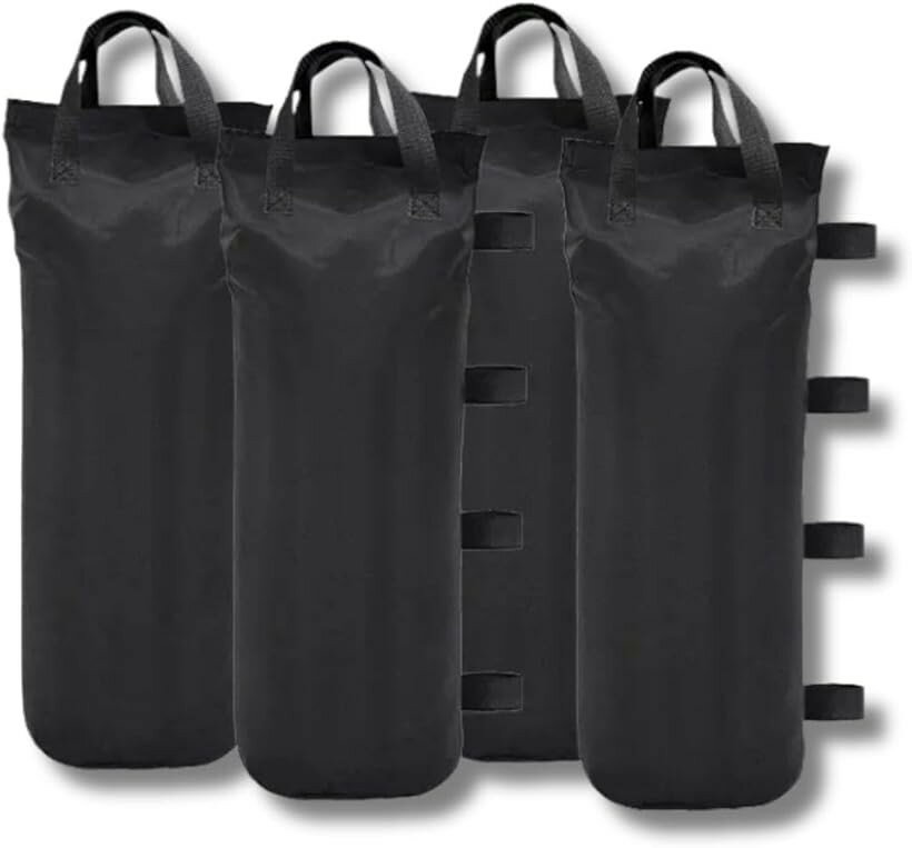 商品コード2bkf11xp1j商品名ウエイトバッグ テント 重り 4個セット 砂袋 高強度 オックスフォード 600D タープ ウエイト 強風対策 固定用 防水 耐久性 キャンプ 設営 イベント 運動会 看板 重石ブランドNex1neカラーブラックサイズ等15x50cm「強度と耐久性。高密度600Dオックスフォード採用」 過酷な屋外環境に耐えるため、通常の布地よりも格段に丈夫な「600D（デニール）高密度オックスフォード生地」を採用しました。耐水性・耐裂性に優れ、縫製部分も二重に強化。砂漏れを防ぎ、雨や雪、強い日差しの中でも劣化しにくいプロ仕様の品質です。「強風からテントを守る。1袋あたり約8kgの安定感」 砂や石、泥など、現地にある材料を詰めるだけで、1袋あたり最大約8kgの重りに。4個セットで合計約32kgの安定感を生み出します。イベントテントやタープが風に煽られる不安を解消し、大切なご家族やお客様の安全をしっかりと確保します。「3秒で設置完了。頑丈なストラップバックルシステム」 工具不要で誰でも簡単に取り付けが可能。強力なテープとストラップバックルが、太さ3.5cmまでのポールをガッチリと掴みます。一度固定すればズレにくく、急な天候変化にも素早く対応できる設営のしやすさが魅力です。「折りたたみ可能。持ち運び・収納も驚くほどスマート」 重たいコンクリート製や水タンク式の重りとは異なり、中身を抜けばコンパクトに折りたたんで収納できます。車の中や倉庫でも場所を取らず、キャンプや釣り、フリマなどの移動が多いイベントでもストレスなく持ち運びが可能です。「業務用からレジャーまで。あらゆるシーンで活躍」 ご家族のキャンプやBBQはもちろん、店舗ののぼり旗、看板、運動会、マルシェの出店用テントなど、幅広いシーンに馴染むシンプルなブラック。1つ持っておくだけで、屋外のあらゆる「固定」に関する悩みを解決します。※ 他ネットショップでも併売しているため、ご注文後に在庫切れとなる場合があります。予めご了承ください。※ 品薄または希少等の理由により、参考価格よりも高い価格で販売されている場合があります。ご注文の際には必ず販売価格をご確認ください。※ 沖縄県、離島または一部地域の場合、別途送料の負担をお願いする場合があります。予めご了承ください。※ お使いのモニタにより写真の色が実際の商品の色と異なる場合や、イメージに差異が生じることがあります。予めご了承ください。※ 商品の詳細（カラー・数量・サイズ 等）については、ページ内の商品説明をご確認のうえ、ご注文ください。※ モバイル版・スマホ版ページでは、お使いの端末によっては一部の情報が表示されないことがあります。すべての記載情報をご確認するには、PC版ページをご覧ください。