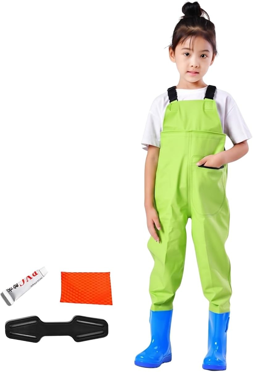 バリエーションコード : 2bkfjuwv1h商品コード2bkfjywgqf商品名ウェーダー 子供 胴付長靴 防水ズボン 砂遊び 砂場着 補修キット付 ショルダーベルト ポケット 幼児 釣り 川遊び 田んぼ 男の子 女の子ブランドNatsume shopping mallカラーライトグリーンサイズ等19.5cm「防水・外遊び特化」服を濡らさない胴付長靴 子供の水遊びを全力サポート。防水のPVC素材を使用したチェストハイウェーダーは、海や川、潮干狩りで服を濡らしません。軽量で柔軟性があり、活発に動く幼児やキッズに最適です。砂場着やお砂場着としても活躍し、泥汚れから大切な子供服を守ります。滑り止め加工の長靴一体型で転倒を防ぎ、怪我防止にも役立つ安全設計。かわいいデザインで男女兼用、プレゼントにもおすすめの子供用ウェーダーです。「快適着心地・ニット裏地」蒸れにくく肌に優しい防水ズボン 着心地にこだわった子供用防水ズボン。裏地に柔らかなニット生地を採用し、汗をかいても肌に張り付かず、蒸れにくい快適な仕様です。PVC特有の嫌な臭いがない安全素材を使用。伸縮性のある弾力肩ベルトと、簡単に着脱できる厚手バックルが幼児の自律を助けます。チェストハイ設計で胸元までしっかりガード。釣りや農作業のお手伝い、洗車、キャンプなど、オールシーズン多用途に使える高品質なレジャーウェアです。「耐久性・安全性重視」滑らない厚底ソールで怪我防止 丈夫で壊れにくい。耐摩耗性に優れた厚底ソールを採用した子供用ウェーダー。凹凸加工の滑り止め靴底で、岩場や泥んこ道でも安定して歩けます。一体成型ブーツが水の侵入をゼロに。ショルダーベルトの長さ調整が可能で、成長に合わせて長く着られるサロペット型です。反射材や明るいカラー展開で、視認性を高め安全を確保。渓流釣りや田植え体験、雪遊びまで、過酷な環境下でもお子様をしっかり保護する胴付長靴です。「利便性・収納重視」防水ポケット付きのおしゃれな砂場着 かわいいアニマル柄やお洒落なカラーが揃った子供用レインパンツ。便利な防水ジッパーポケット付きで、おもちゃや拾った宝物を濡らさず収納できます。砂遊びや公園遊びの砂場着として使えば、お洗濯の悩みも一気に解消。ゆったりした版型で中に服を着込みやすく、秋冬の防寒・防汚対策にも最適です。ショルダーベルトを調節すれば、小柄な幼児からジュニアまでフィット。おしゃれに決まる、実用性抜群のウェーダーです。「多用途・全天候型」潮干狩りから防災まで大活躍 これ一着で海も川も畑もOK。多機能な子供用チェストハイウェーダーです。潮干狩り、ファミリーフィッシング、農業体験、洗車、さらには台風や災害時の浸水対策まで幅広く対応。軽量で持ち運びやすく、簡単着脱なワンタッチバックル仕様です。男女兼用で選べる豊富なカラーは、キャンプやアウトドアでも目立って安心。100%防水生地と滑り止め長靴がセットになった、一歩踏み込んだ外遊びを叶えるキッズウェーダーです。※ 他ネットショップでも併売しているため、ご注文後に在庫切れとなる場合があります。予めご了承ください。※ 品薄または希少等の理由により、参考価格よりも高い価格で販売されている場合があります。ご注文の際には必ず販売価格をご確認ください。※ 沖縄県、離島または一部地域の場合、別途送料の負担をお願いする場合があります。予めご了承ください。※ お使いのモニタにより写真の色が実際の商品の色と異なる場合や、イメージに差異が生じることがあります。予めご了承ください。※ 商品の詳細（カラー・数量・サイズ 等）については、ページ内の商品説明をご確認のうえ、ご注文ください。※ モバイル版・スマホ版ページでは、お使いの端末によっては一部の情報が表示されないことがあります。すべての記載情報をご確認するには、PC版ページをご覧ください。