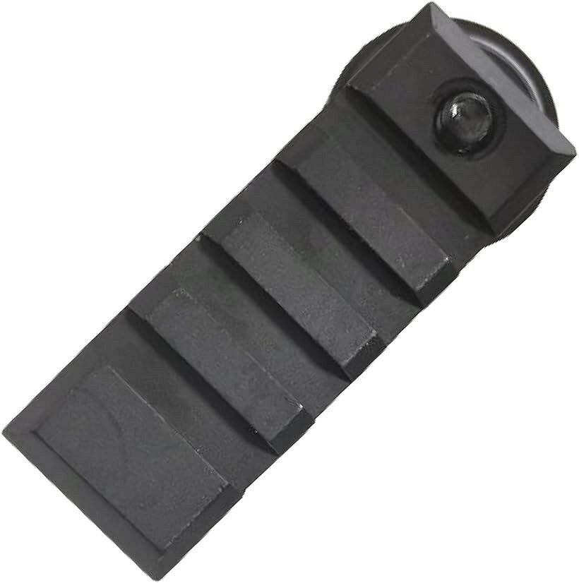 バリエーションコード : 2brp6908us商品コード2brp69j43t商品名カメラ ホットシュー 変換 20mm レール マウント アダプター アルミ合金ブランドnijimomoカラーブラック「視界を広げ、決定的瞬間をその手に」 ファインダーでは追いづらい野鳥や航空機の素早い動きも、ドットサイトを装着すればスッと視界に収まります。見失いがちな一瞬を逃さず、思い通りの構図で。あなたの撮影がより自由で、軽快な体験へと変わります。「屋外の過酷な撮影現場でも頼れる」 20mmレール対応で、ライトや照準器など多様な機材をスマートに配置できます。自然の中での野鳥撮影から、動きの激しいスポーツの現場まで。どんな場面でも、手持ちのカメラが本格的な仕様へと早変わりします。「直感的なセッティングで準備を短縮」 複雑な組み立ては一切ありません。カメラ上部のシューに差し込み、キュッと締めるだけでしっかりと固定されます。付け替えの手間が減ることで、目の前の美しい景色や被写体にじっくりと向き合う時間が生まれます。「長く使い込める質感と確かなタフさ」 軽さと丈夫さを兼ね備えた、アルミニウムと鉄の組み合わせ。さらさらとしたマットな黒色の仕上げは、カメラ本体のデザインを邪魔せず自然に馴染みます。自分好みの形にカスタムすることで、機材への愛着が深まります。＊取扱説明書は付属しておりません。「商品内容」20mmレール対応マウントベース「カラー」ブラック 「サイズ」全長 約59mm x 幅 約21mm、シュー取付部 約18mm「素材」アルミニウム、鉄、他　＊モニターの環境により、色の見え方に若干差が生じる場合がございます。※ 他ネットショップでも併売しているため、ご注文後に在庫切れとなる場合があります。予めご了承ください。※ 品薄または希少等の理由により、参考価格よりも高い価格で販売されている場合があります。ご注文の際には必ず販売価格をご確認ください。※ 沖縄県、離島または一部地域の場合、別途送料の負担をお願いする場合があります。予めご了承ください。※ お使いのモニタにより写真の色が実際の商品の色と異なる場合や、イメージに差異が生じることがあります。予めご了承ください。※ 商品の詳細（カラー・数量・サイズ 等）については、ページ内の商品説明をご確認のうえ、ご注文ください。※ モバイル版・スマホ版ページでは、お使いの端末によっては一部の情報が表示されないことがあります。すべての記載情報をご確認するには、PC版ページをご覧ください。