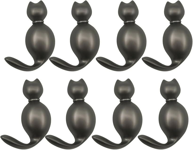 バリエーションコード : 2brnj5guf9商品コード2brnjyr3xk商品名ウォールハンガー ウォールフック 猫 壁掛けフック おしゃれ 壁 フック 鍵かけ 玄関 鍵置き コート掛け キーフック 壁掛けブランドArchnoteカラーグレー8個猫のシルエットが愛らしい、おしゃれで可愛いウォールハンガー。鍵かけや小物、コート掛けなどのウォールフックとして、玄関やリビングをすっきり整えながら可愛く収納。ねこの壁掛けフックは、コンパクトながらしっかり掛けられる実用設計。鍵置きやバッグ、帽子、ストールなど毎日使うアイテムのすきり収納。かわいい猫型のフックだから何も掛けていないときでも猫ちゃんがお部屋を可愛く演出。猫の頭は100円玉ほどのミニサイズで主張しすぎず、さりげない存在感。壁に取り付けるだけで空間に遊び心が生まれ、帰宅するたびにほっと癒さる猫グッズ 雑貨。玄関のキーフック、子供部屋のバッグ掛け、寝室のアクセサリー収納など用途は自由自在。耐荷重1つ(10kg)壁 フックは、ゴールド・ブラック・グレーの3色展開、4個セットと8個セットから選択可能。並べて使うと統一感あるインテリアに。各部屋に置けばお家に猫ちゃんがいっぱいに。猫好きのセンスを表現できる、魅せる収納アイテム。自分用はもちろん、猫好き仲間へのプレゼントにもどうぞ。セット内容（ウォールフックx8、ブラケットx8、イモネジx8、六角レンチx8、ネジx16、アンカーx16）壁フックは、機能性とデザイン性を両立し、暮らしを整えながら気分まで上げてくれる壁掛けフック。ネコの鍵掛けには、ネジで付属のブラケットを壁に固定し、上から猫型フックをかぶせ、ねこのましたのお尻からイモネジをねじ込んで固定。イモネジはあらかじめ深めに入れておくとスムーズに固定できます。※ 他ネットショップでも併売しているため、ご注文後に在庫切れとなる場合があります。予めご了承ください。※ 品薄または希少等の理由により、参考価格よりも高い価格で販売されている場合があります。ご注文の際には必ず販売価格をご確認ください。※ 沖縄県、離島または一部地域の場合、別途送料の負担をお願いする場合があります。予めご了承ください。※ お使いのモニタにより写真の色が実際の商品の色と異なる場合や、イメージに差異が生じることがあります。予めご了承ください。※ 商品の詳細（カラー・数量・サイズ 等）については、ページ内の商品説明をご確認のうえ、ご注文ください。※ モバイル版・スマホ版ページでは、お使いの端末によっては一部の情報が表示されないことがあります。すべての記載情報をご確認するには、PC版ページをご覧ください。