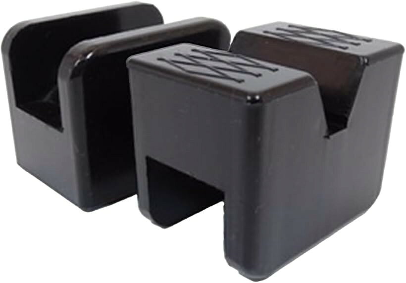 バリエーションコード : 2b911yqrq0商品コード2b911t4l3l商品名ジャッキパッド ゴムパッド ジャッキパッドアダプター クッション ジャッキスタンド用 ジャッキ保護 汎用ブランドAlpha Depotカラーブラックサイズ等2個「傷防止ジャッキパッド」車輌のジャッキアップポイントを保護するジャッキパッド。リジットラックのゴムパッドを交換するだけで、車体を傷つけずに作業が可能。メンテナンス時に重宝します。「重い車両にも対応」ゴムパッドが金属の接触を防ぎ、車やバイクなどの重い車輌を傷つけずにしっかり支えます。ジャッキスタンド使用時の安定性と安心感を提供するアイテムです。「交換用としても便利」劣化した既存のゴムパッドの交換用としても活躍。溝付きデザインで、ジャッキアップ時の安定性を高め、さまざまな車体に対応可能です。「しっかり密着する設計」溝付き構造がジャッキと車体に密着し、作業中の安定感を向上。車体の位置に合わせて柔軟に適応するので、プロも満足する使いやすさです。「商品詳細」長さ：63mm / 高さ：50mm / 幅：44mm / 溝の深さ：17mm※ 他ネットショップでも併売しているため、ご注文後に在庫切れとなる場合があります。予めご了承ください。※ 品薄または希少等の理由により、参考価格よりも高い価格で販売されている場合があります。ご注文の際には必ず販売価格をご確認ください。※ 沖縄県、離島または一部地域の場合、別途送料の負担をお願いする場合があります。予めご了承ください。※ お使いのモニタにより写真の色が実際の商品の色と異なる場合や、イメージに差異が生じることがあります。予めご了承ください。※ 商品の詳細（カラー・数量・サイズ 等）については、ページ内の商品説明をご確認のうえ、ご注文ください。※ モバイル版・スマホ版ページでは、お使いの端末によっては一部の情報が表示されないことがあります。すべての記載情報をご確認するには、PC版ページをご覧ください。