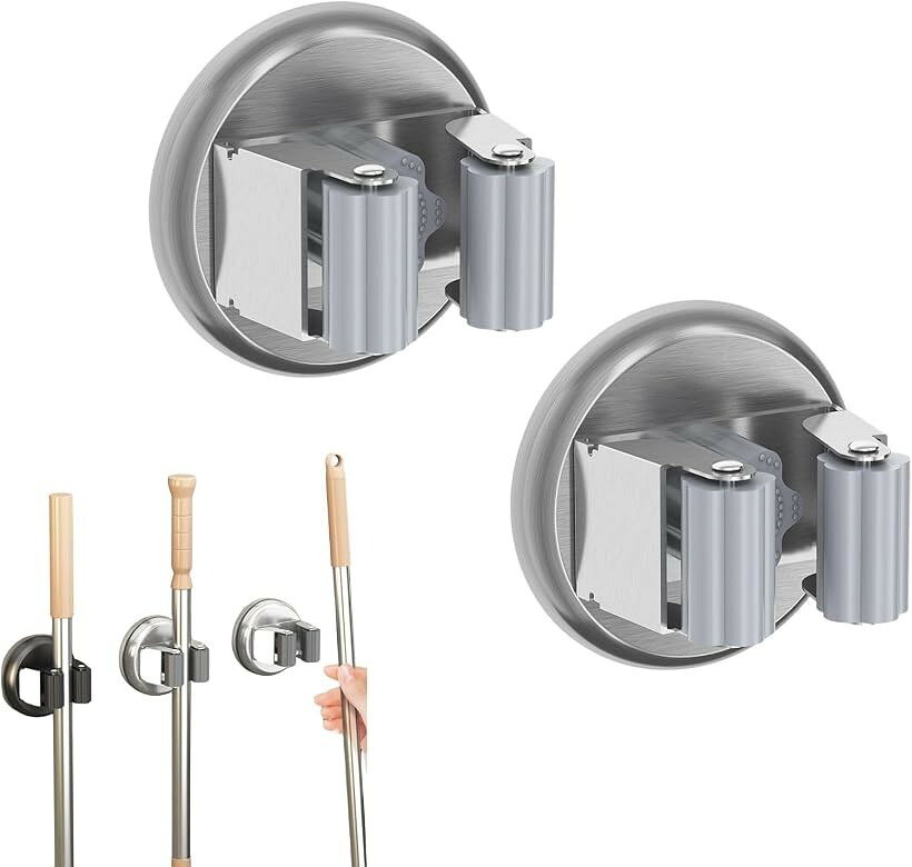 商品コード2bkfd29hdj商品名Life2 モップホルダー 壁掛け ほうきホルダー 2個セット 吸盤式 掃除用具収納 掃除道具収納 滑り止めブランドlife2キクカラーシルバーサイズ等約6.5x5x3.8cm掃除用品をすっきり収納: モップ、ほうき、ワイパーなどを壁に掛けて省スペース収納。お部屋をすっきり整理できます。穴あけ不要の粘着式: 強力粘着テープ付きで工具不要。壁を傷つけず簡単に取り付けできます。自動ローラー固定: ローラー式クリップが柄をしっかり固定。取り出しも簡単で使い勝手抜群です。幅広い場所で使用可能: キッチン、浴室、洗面所、ベランダ、収納室など様々な場所で活躍します。丈夫で耐久性抜群: 耐久性の高い素材を採用し、長期間使用できます。2個セット内容: モップホルダー2個セットで複数の掃除用具を同時に収納でき、整理整頓に便利です。※ 他ネットショップでも併売しているため、ご注文後に在庫切れとなる場合があります。予めご了承ください。※ 品薄または希少等の理由により、参考価格よりも高い価格で販売されている場合があります。ご注文の際には必ず販売価格をご確認ください。※ 沖縄県、離島または一部地域の場合、別途送料の負担をお願いする場合があります。予めご了承ください。※ お使いのモニタにより写真の色が実際の商品の色と異なる場合や、イメージに差異が生じることがあります。予めご了承ください。※ 商品の詳細（カラー・数量・サイズ 等）については、ページ内の商品説明をご確認のうえ、ご注文ください。※ モバイル版・スマホ版ページでは、お使いの端末によっては一部の情報が表示されないことがあります。すべての記載情報をご確認するには、PC版ページをご覧ください。