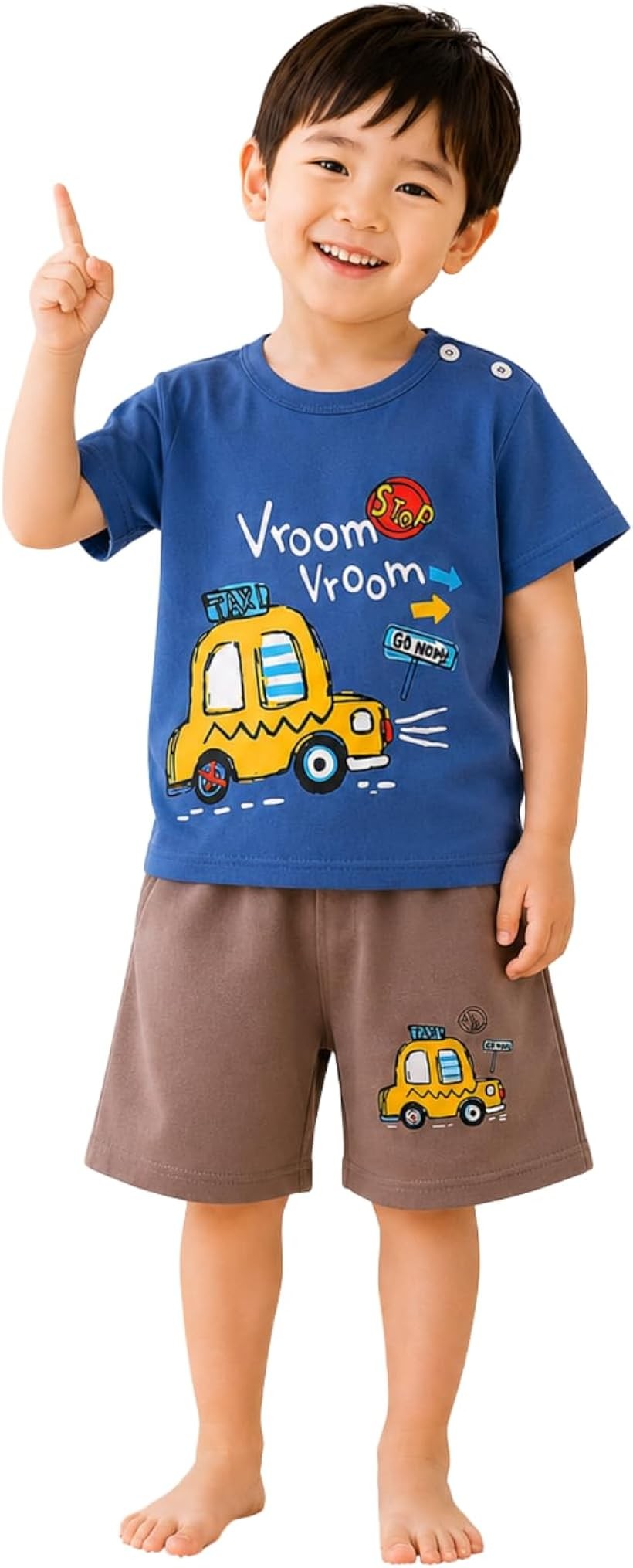バリエーションコード : 2bkhxw6g6h商品コード2bkhx3vno1商品名キッズ 服 上下セット 半袖 Tシャツ ハーフパンツ 2点セット 子供服 男の子 女の子 恐竜 動物 トラ パンダ 乗り物 宇宙 夏物 パジャマ ルームウェア 通園ブランドKai La Naluカラー(12)たくしー（ネイビー）サイズ等120「これ1つで夏コーデ完成。お得な上下2点セット」 元気に動き回るお子様に最適な「半袖Tシャツ」と「ハーフパンツ」のセットアップです。上下の組み合わせに迷うことなく、忙しい朝もサッと1着でお着替えが完了します。セットでの着用はもちろん、お手持ちのトップスやボトムスと合わせた単品での着回し力も抜群です。「肩ボタン2つ仕様 イヤイヤ期のお着替えもラクラク」 襟元には開閉しやすいスナップボタンを「2つ」配置しました（90 / 100 cm）。首回りがガバッと大きく開くため、小さなお子様でも頭が通りやすく、お着替え時のストレスを劇的に軽減。首元が伸びたりヨレたりするのを防ぎ、お気に入りの1着を長くキレイに保ちます。「子どものお気に入りがきっと見つかる。豊富な全13柄」 男の子も女の子も大興奮のポップで可愛いデザインを「13種類」ラインナップ。 (1)しまうま（グリーン）/ (2)きりん（イエロー）/ (3)きょうりゅう（ネイビー）/ (4)とら（イエロー）/ (5)ぱんだ（イエロー）/ (6)とらっく（オレンジ）/ (7)くるま（グリーン）/ (8)ろけっと（ブルー）/ (9)さる（イエロー）/ (10)ふね（ブルー）/ (11)あひる（レッド）/ (12)たくしー（ネイビー）/ (13)よんく（ホワイト）人気の恐竜、シマウマ・トラ・パンダ・サルなどの愛らしい動物シリーズ、働く車（トラック・バス）、ロマン溢れる宇宙柄など、バリエーション豊か。園から帰ってきた時のお着替え用にもぴったりです。「ストレスフリーな動きやすさ＆快適な着心地」 ハーフパンツのウエストは、お腹を締め付けすぎず優しくフィットする幅広のゴム仕様。通気性が良くサラッとした肌触りの素材を採用しているため、汗っかきなお子様でも1日中快適です。夏の普段着、通園・通学、お出かけにはもちろん、部屋着やパジャマ代わりにも大活躍します。「90cm～130cm展開。お揃いコーデやギフトにも」 サイズは「90 / 100 / 110 / 120 / 130 cm」の5サイズをご用意しました。ジャストサイズから、少しゆったり着られるワンサイズ上までお好みに合わせて選べます。成長の早いお子様へのプレゼントとしてはもちろん、兄弟・姉妹、お友達同士での「お揃い・色違いコーデ」にもおすすめです。※ 他ネットショップでも併売しているため、ご注文後に在庫切れとなる場合があります。予めご了承ください。※ 品薄または希少等の理由により、参考価格よりも高い価格で販売されている場合があります。ご注文の際には必ず販売価格をご確認ください。※ 沖縄県、離島または一部地域の場合、別途送料の負担をお願いする場合があります。予めご了承ください。※ お使いのモニタにより写真の色が実際の商品の色と異なる場合や、イメージに差異が生じることがあります。予めご了承ください。※ 商品の詳細（カラー・数量・サイズ 等）については、ページ内の商品説明をご確認のうえ、ご注文ください。※ モバイル版・スマホ版ページでは、お使いの端末によっては一部の情報が表示されないことがあります。すべての記載情報をご確認するには、PC版ページをご覧ください。素材　コットン