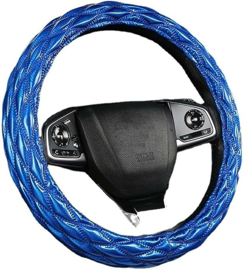 バリエーションコード : 2bki881vyw商品コード2bki808pfg商品名ネディオ 普通車 車 軽自動車 ハンドルカバー ハンドル ステアリングカバー カバー 3トン 2トン車ハンドルカバーブランドNEDIOカラーブルーサイズ等42「愛車を上質な空間へ。輝く光沢と極上の握り心地を放つエナメルキルトカバー」 存在感のあるエナメル調の高品質PUレザーに、立体感あふれるキルティング加工を施した高級感あふれるステアリングカバーです。軽自動車・普通車から、中型・大型トラック、バスまで対応する豊富な「5サイズ＆4カラー」をラインナップ。車内の雰囲気をガラッと格上げするドレスアップ効果はもちろん、毎日の運転をより快適でスタイリッシュにサポートします。「おすすめポイント＆製品特長（箇条書き）」 高級感溢れるエナメルキルトデザイン： こだわりの光沢と立体的なダブルステッチ縫製が、落ち着いた大人の車内空間を演出。カジュアルな軽自動車からプロ仕様の大型トラックまで、内装の格がワンランク上がります。手になじむソフトな握り心地＆太さ： 柔らかくしなやかなPUレザー素材を採用。適度な厚みが加わることで長距離ドライバーの運転疲労を軽減し、抜群の操作感を実現します。ズレを防ぐ安全な滑り止め構造： カバーの内側には高密度の高品質ゴム素材を採用。ハンドルとの隙間をなくしてしっかりと密着・固定し、走行中の不意なズレや滑りを徹底的に防ぎます。オールシーズン快適（耐熱・耐寒）： 真夏の炎天下でハンドルが熱く焼けるのを防ぎ、真冬の凍えるような冷たさからも手を守ります。季節を問わず、一年中いつでも安心して快適にハンドルを握れます。サッと拭くだけの簡単お手入れ： 汚れや水に強いPU素材のため、万が一汚れてもウェットティッシュや固く絞った布でサッと表面を拭き取るだけで、すぐに美しい光沢がよみがえります。「サイズ＆カラーバリエーション」 お車のハンドルの外径（直径）を測定し、適合するサイズと好みのカラーをお選びください。選べる5サイズ（通常丸型・O型用）： 38 cm： 軽自動車、コンパクトカー、一般普通車 など 40 cm / 42 cm： 軽トラック、ミニバン、2tトラック（LMなど） など 45 cm / 47 cm： 大型トラック（2HS・2Lクラス）、4tトラック、大型ダンプ、大型バス など 選べる4カラー：ブラック（黒） / レッド（赤） / ブルー（青） / ピンク「主な対応車種（38cmサイズの例）」 軽自動車： N-BOX / タント / ムーヴ / ハスラー / ワゴンR / スペーシア / デイズ など コンパクト・普通車： プリウス / アクア / ヤリス / フィット / ノート / フリード / セレナ など ＊40cm以上のサイズは、各トラックメーカー（いすゞ、日野、三菱ふそう、UDトラックス等）のハンドル外径に適合します。必ず事前に実車サイズをご確認ください。「ご購入前・ご使用上の注意事項」 必ず事前に対象車の「ハンドル外径（外側の直径）」を実際に測定の上、正しいサイズをご購入ください。型式や年式、グレード、ハンドルの太さによって適合サイズが異なる場合があります。形状の確認： 本製品は真円形（通常の丸型ハンドル）専用です。D型（下部が平らなタイプ）や特殊形状のハンドルには装着できません。お取り付けについて： 安全性を考慮し、ズレないようかなりタイト（きつめ）に設計されています。装着時はハンドル上部から徐々に力を入れて引っ張るようにして被せてください（工具は不要です）。運転中の取付け・取外しは大変危険ですので絶対におやめください。また、運転前に緩みがないか必ず安全を確認してから走行してください。※ 他ネットショップでも併売しているため、ご注文後に在庫切れとなる場合があります。予めご了承ください。※ 品薄または希少等の理由により、参考価格よりも高い価格で販売されている場合があります。ご注文の際には必ず販売価格をご確認ください。※ 沖縄県、離島または一部地域の場合、別途送料の負担をお願いする場合があります。予めご了承ください。※ お使いのモニタにより写真の色が実際の商品の色と異なる場合や、イメージに差異が生じることがあります。予めご了承ください。※ 商品の詳細（カラー・数量・サイズ 等）については、ページ内の商品説明をご確認のうえ、ご注文ください。※ モバイル版・スマホ版ページでは、お使いの端末によっては一部の情報が表示されないことがあります。すべての記載情報をご確認するには、PC版ページをご覧ください。