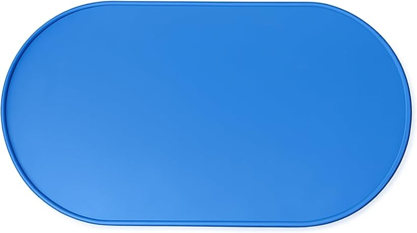 バリエーションコード : 2bkivk6d56商品コード2bkiv3klxd商品名ペットマット シリコン製 食事マット 猫 犬 防水 滑り止め 溢れ止め 洗える 給餌マット 6色展開ブランドPawspickカラーオーシャンブルーサイズ等長さ45.5 x 幅24.5 cmシリコン製ペット用食事マット（猫・犬兼用）。サイズ：45.5x24.5cm、厚さ2mm、重量110g。6色展開。「全周溢れ止めフチ付き設計」 マット全周にフチが立ち上がっており、こぼれたフードや水がマットの外に広がりません。床を汚さず清潔に保てます。「お手入れ簡単」 防水素材で汚れが拭き取りやすく、丸洗いも可能。毎日のお手入れが手軽です。「防水シリコン素材」 水分や汚れをしっかり受け止める防水シリコン製。無臭のためにおいに敏感なペットにも安心。「6色展開・猫犬兼用」 ライトグレー・ダークグレー・ミッドナイトブラック・フォレストグリーン・オーシャンブルー・サンセットオレンジの6色。インテリアに合わせてお選びいただけます。※ 他ネットショップでも併売しているため、ご注文後に在庫切れとなる場合があります。予めご了承ください。※ 品薄または希少等の理由により、参考価格よりも高い価格で販売されている場合があります。ご注文の際には必ず販売価格をご確認ください。※ 沖縄県、離島または一部地域の場合、別途送料の負担をお願いする場合があります。予めご了承ください。※ お使いのモニタにより写真の色が実際の商品の色と異なる場合や、イメージに差異が生じることがあります。予めご了承ください。※ 商品の詳細（カラー・数量・サイズ 等）については、ページ内の商品説明をご確認のうえ、ご注文ください。※ モバイル版・スマホ版ページでは、お使いの端末によっては一部の情報が表示されないことがあります。すべての記載情報をご確認するには、PC版ページをご覧ください。