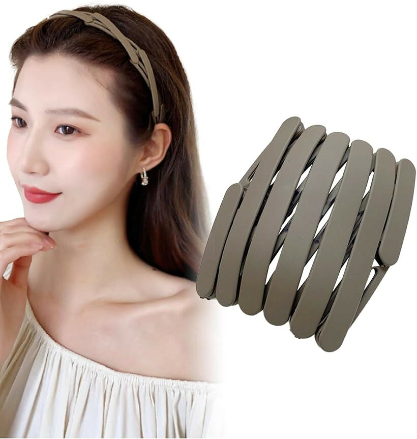 バリエーションコード : 2b92no6yti商品コード2b92nwsfrd商品名カチューシャ 折りたたみ ヘアバンド 前髪留め 髪飾り コンパクトブランドHerbeluemily(ハベルミリィ)カラーコーヒーサイズ等フリーサイズ「折りたたみカチューシャ」ワンタッチで折りたためるカチューシャ。手に平に納まるサイズ感なので、ポーチに入れて持ち運びにも普段の収納にも便利。「様々なシーンで活躍」洗顔やスキンケアでの前髪留めやメイク時のまとめ髪に最適。またスポーツや運動など日常の様々なシーンでヘアバンドとしてお使いいただけます。さらにコンパクトで携帯に便利なので、旅行や学校の部活動など外出先でも大活躍します。「選べるカラー」マットな質感で使いやすいカラー、ブラック、コーヒー、ピンクの3色と華やかさをプラスしてくれるパールをご用意しました。お好みに合わせてお選び下さい。「プチギフトやプレゼントにも。」 一つあると嬉しい便利なヘアアクセサリーなので友達や親子でお揃いにもおすすめ。お誕生日、母の日などの贈り物やちょっとしたプレゼントに最適です。「商品サイズ」フリーサイズ／折りたたみ時：6cmx7cm※ 他ネットショップでも併売しているため、ご注文後に在庫切れとなる場合があります。予めご了承ください。※ 品薄または希少等の理由により、参考価格よりも高い価格で販売されている場合があります。ご注文の際には必ず販売価格をご確認ください。※ 沖縄県、離島または一部地域の場合、別途送料の負担をお願いする場合があります。予めご了承ください。※ お使いのモニタにより写真の色が実際の商品の色と異なる場合や、イメージに差異が生じることがあります。予めご了承ください。※ 商品の詳細（カラー・数量・サイズ 等）については、ページ内の商品説明をご確認のうえ、ご注文ください。※ モバイル版・スマホ版ページでは、お使いの端末によっては一部の情報が表示されないことがあります。すべての記載情報をご確認するには、PC版ページをご覧ください。おすすめ特集 今すぐチェック！ 注目商品！ [Herbeluemily] シュシュ シルク100% ヘアゴム 髪にやさしく跡がつかない 母の日 髪ゴム おしゃれ 大人 1個セット 注目商品！ [Herbeluemily] ヘアクロー ヘアクリップ ポニーテールクリップ ビジュー ラインストーン ヘアピン 髪飾り 注目商品！ [Herbeluemily] 髪飾り ヘッドドレス ヘアアクセサリー ヘアピン パール 5点セット ウェディング 結婚式