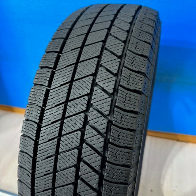 中古タイヤ　中古スタッドレス 　195/65R15　ブリヂストン　BLIZZAK VRX3 　スタッドレスタイヤ　195/65/15　1本　単品　中古タイヤ　【2022年製造】　【中古】