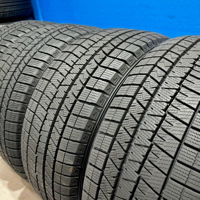 中古タイヤ　中古スタッドレスタイヤ　235/50R18　冬タイヤ　スノー　ダンロップ　WINTER　MAXX　WM03　235/50/18　4本　中古タイヤ　【2021年/2020年製造】