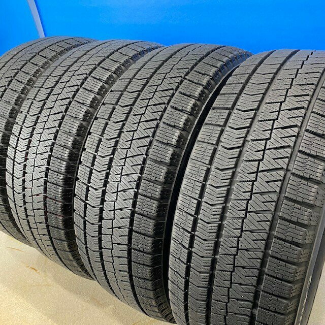 中古タイヤ　中古　215/55R18　中古　スタッドレスタイヤ　ブリヂストン　BLIZZAK　VRX2　215/55/18　4本　中古　タイヤ　【中古】