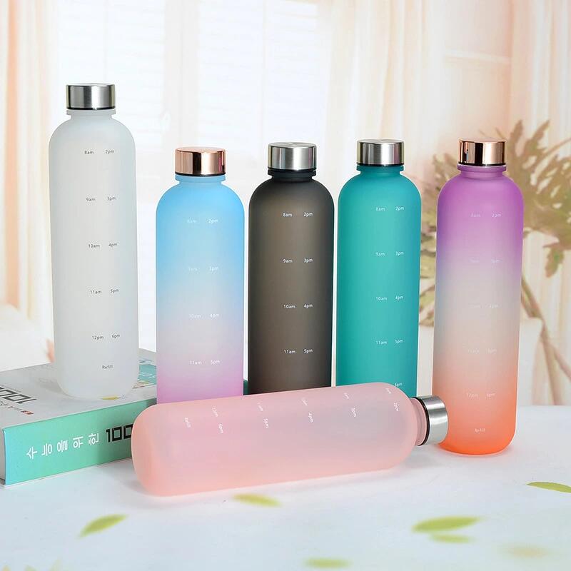 【初購入3500円以上7％OFFクーポン】 マグボトル マグ 1L 目盛り付き 水筒 大容量 プラスチック トライタン 1リットル 【タイムマーカー付きドリンクボトル】 ウォーターボトル メモリ付き タイムマーカー 付き リマインダー 1000ml メモリ ボトル 男女兼用
