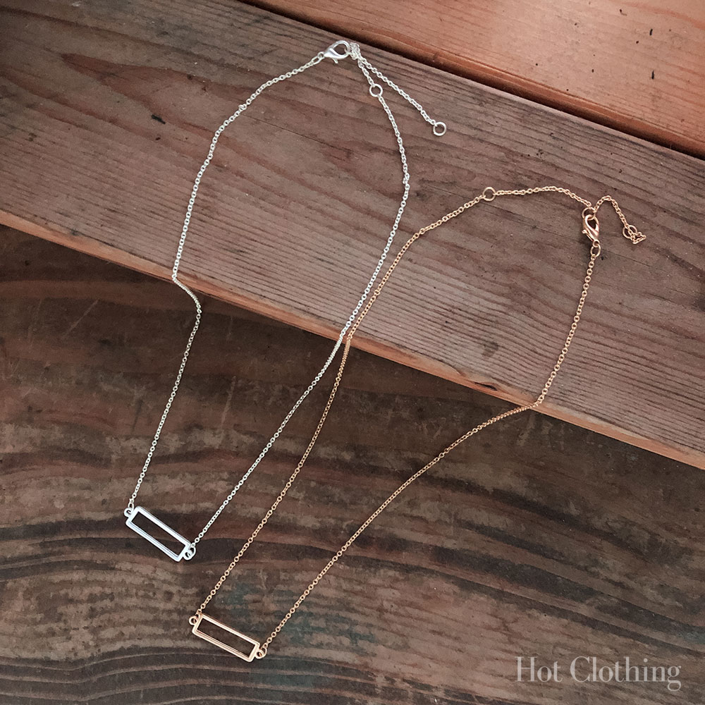 カットアウト レクタングルモチーフ クラシック ネックレス Iバー 鎖 四角 スクエア インポート アクセサリー ジュエリー レディース メンズ ジェンダーレス エイジレス 金メッキ ゴールド 都会的 マンテル式 ヘリンボーンチェーン コーディネート コーデ 日常使い []